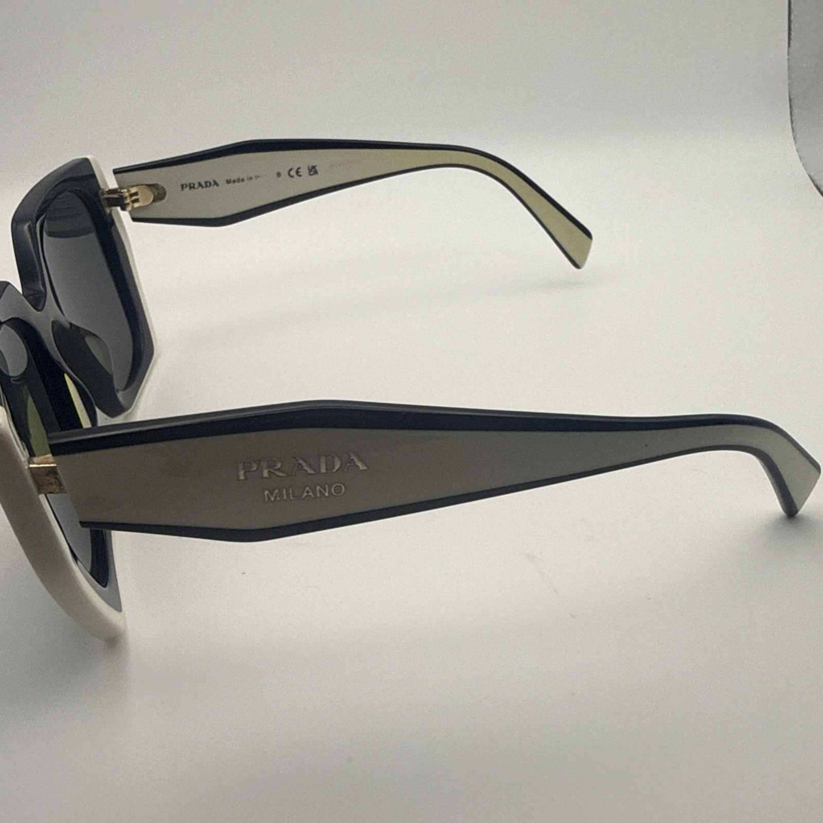 Prada PR15WS 09Q5S0 Rectangle Sunglasses in Black and White /Gray Read