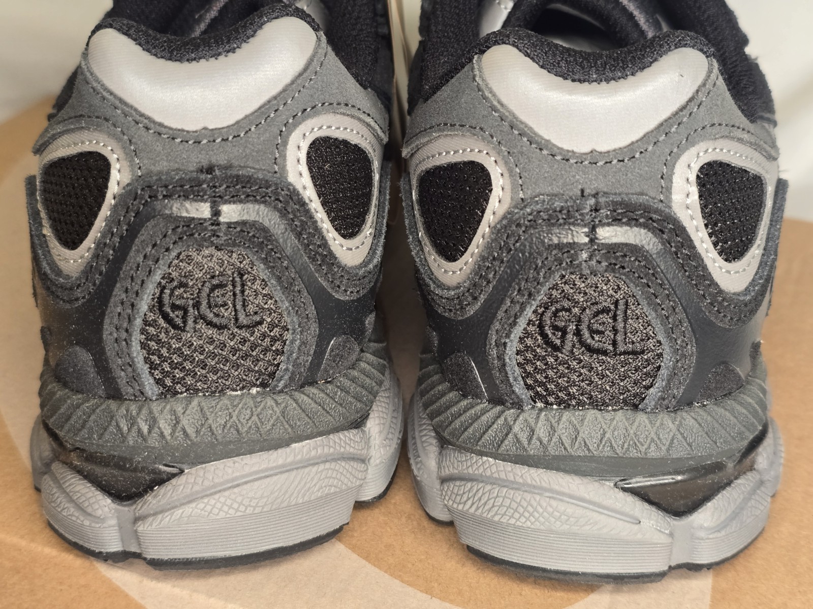 ASICS Gel-NYC Graphite Grey Black Men’s Sneakers 1201A789-020