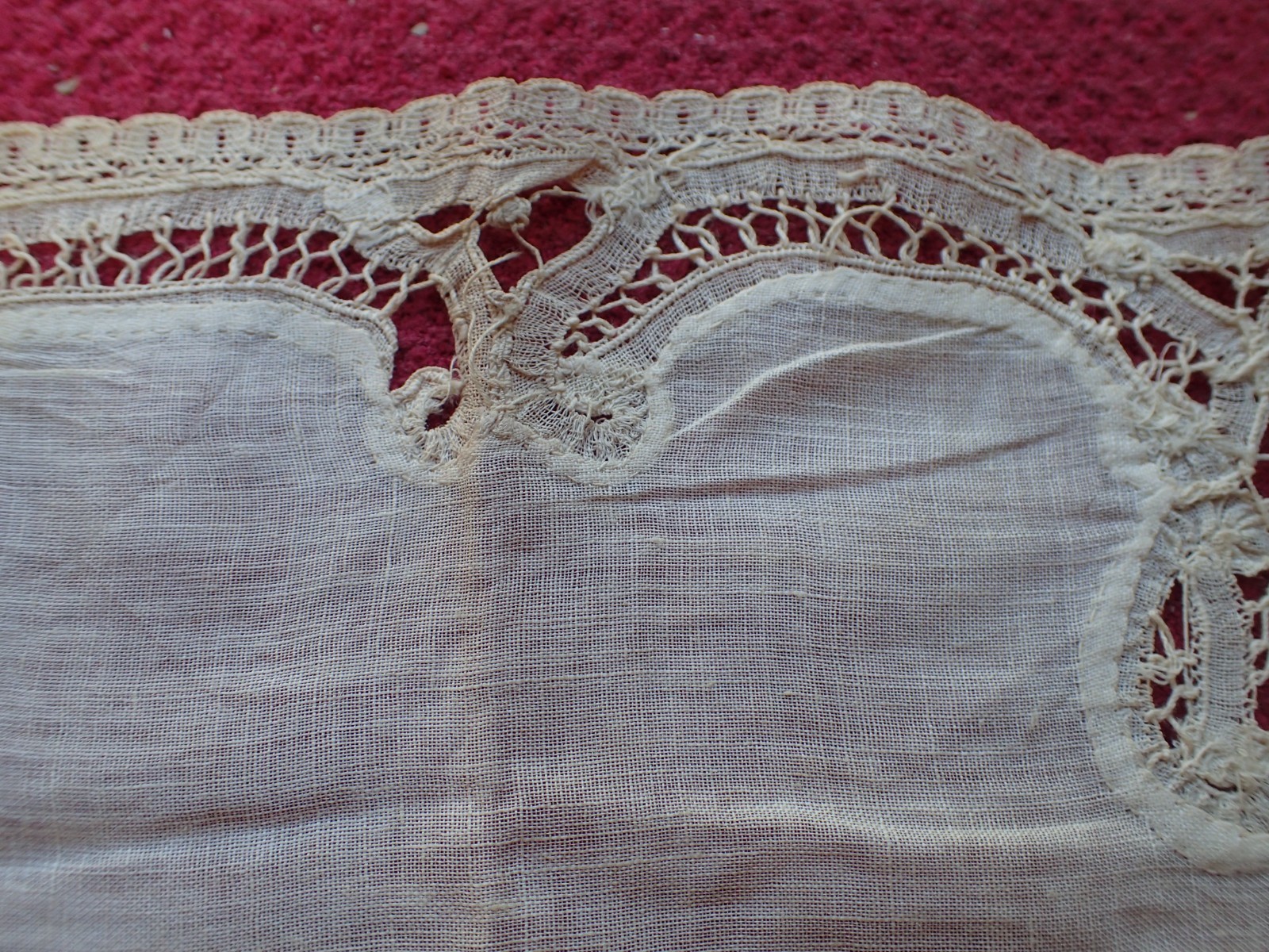 Antique Four (4) 1900 Paris Exposition and Hand Tatting Handkerchiefs