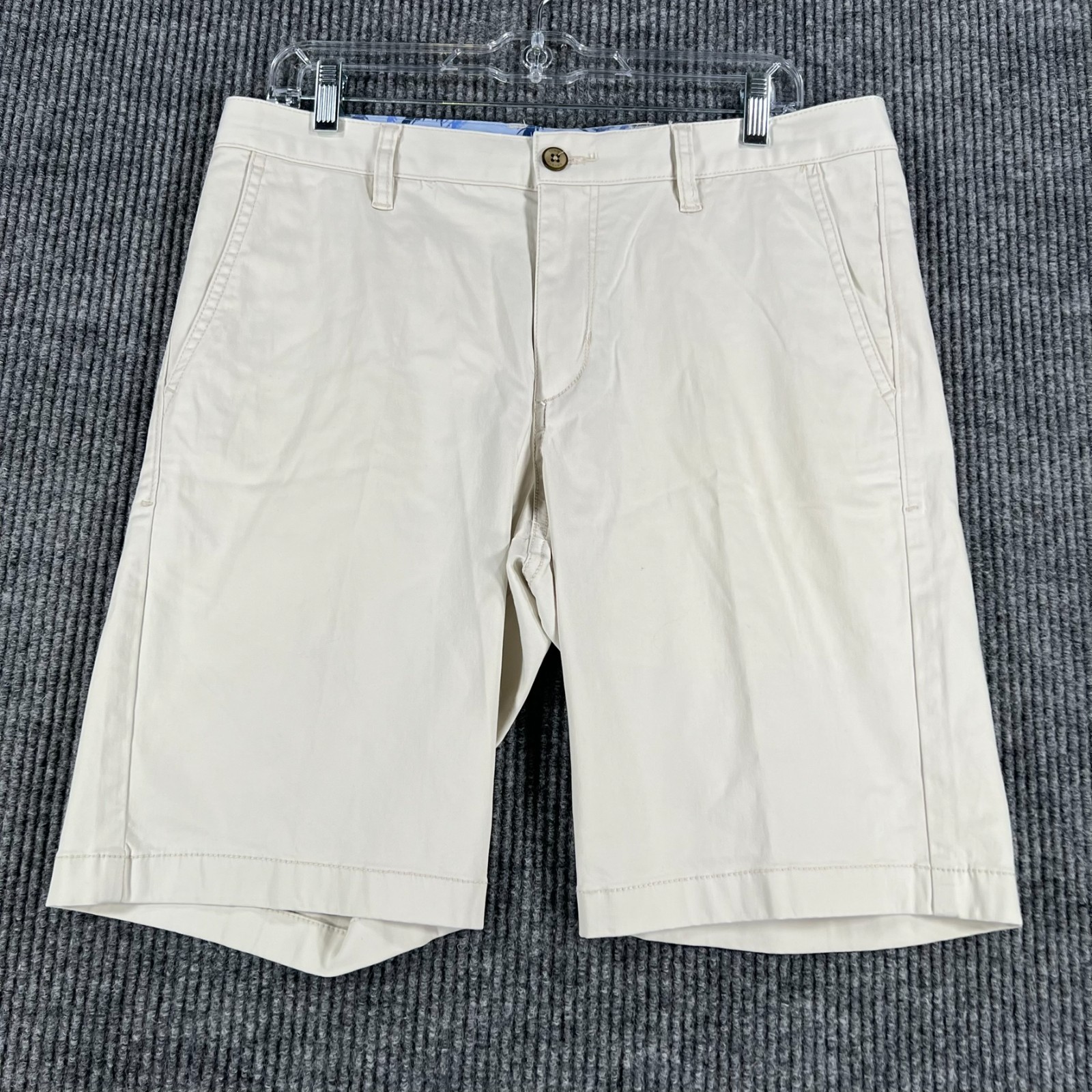 Tommy Bahama Shorts Mens 32 Light Beige Chino Golf Casual Outdoor Beach