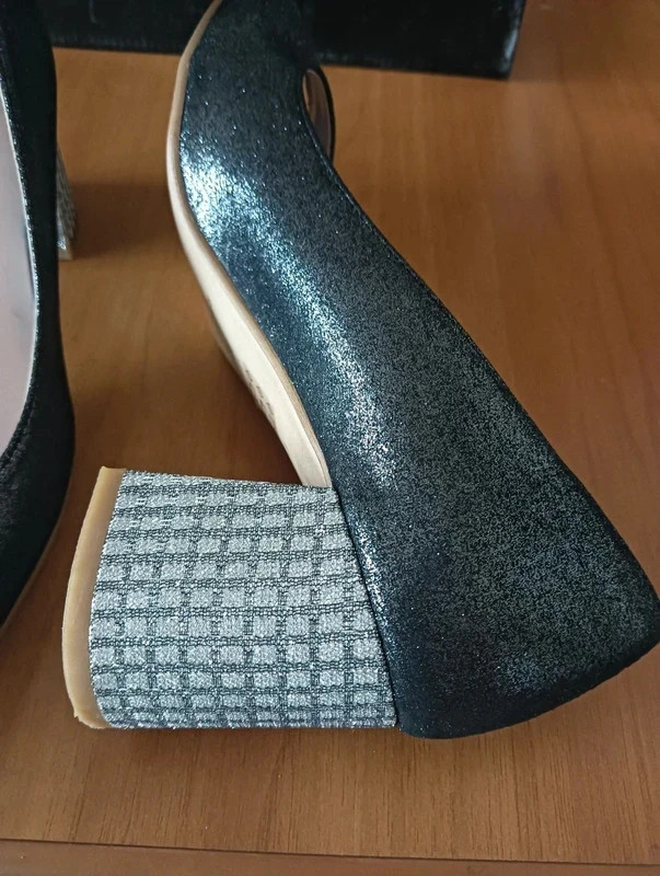 Black silver heeled neckline No.39
