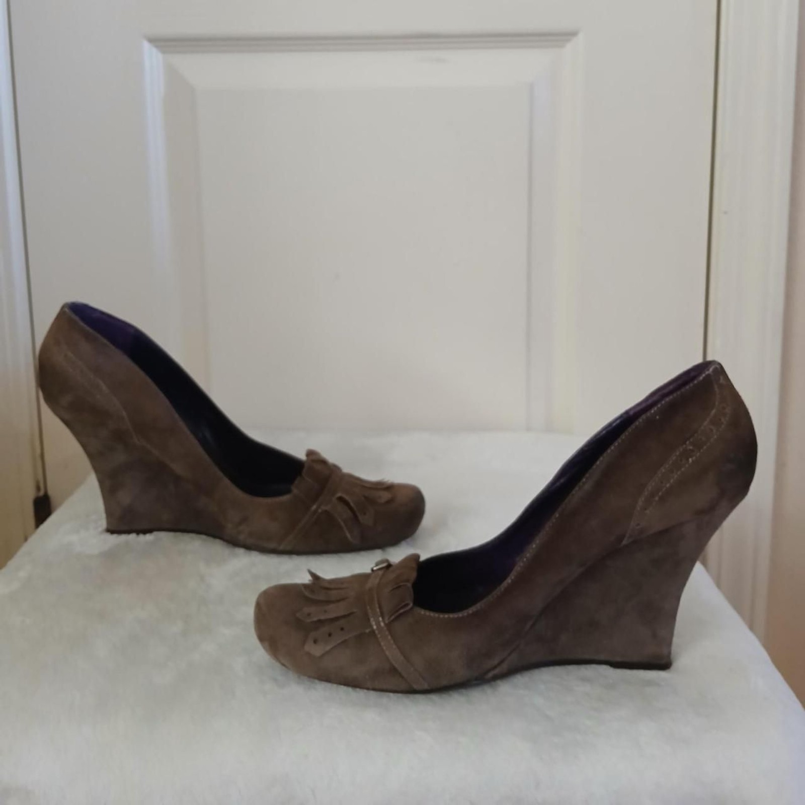 Y2K Style Jessica Bennett Brown Suede Fringe Buckle Wedge Heels Round Toe 9.5