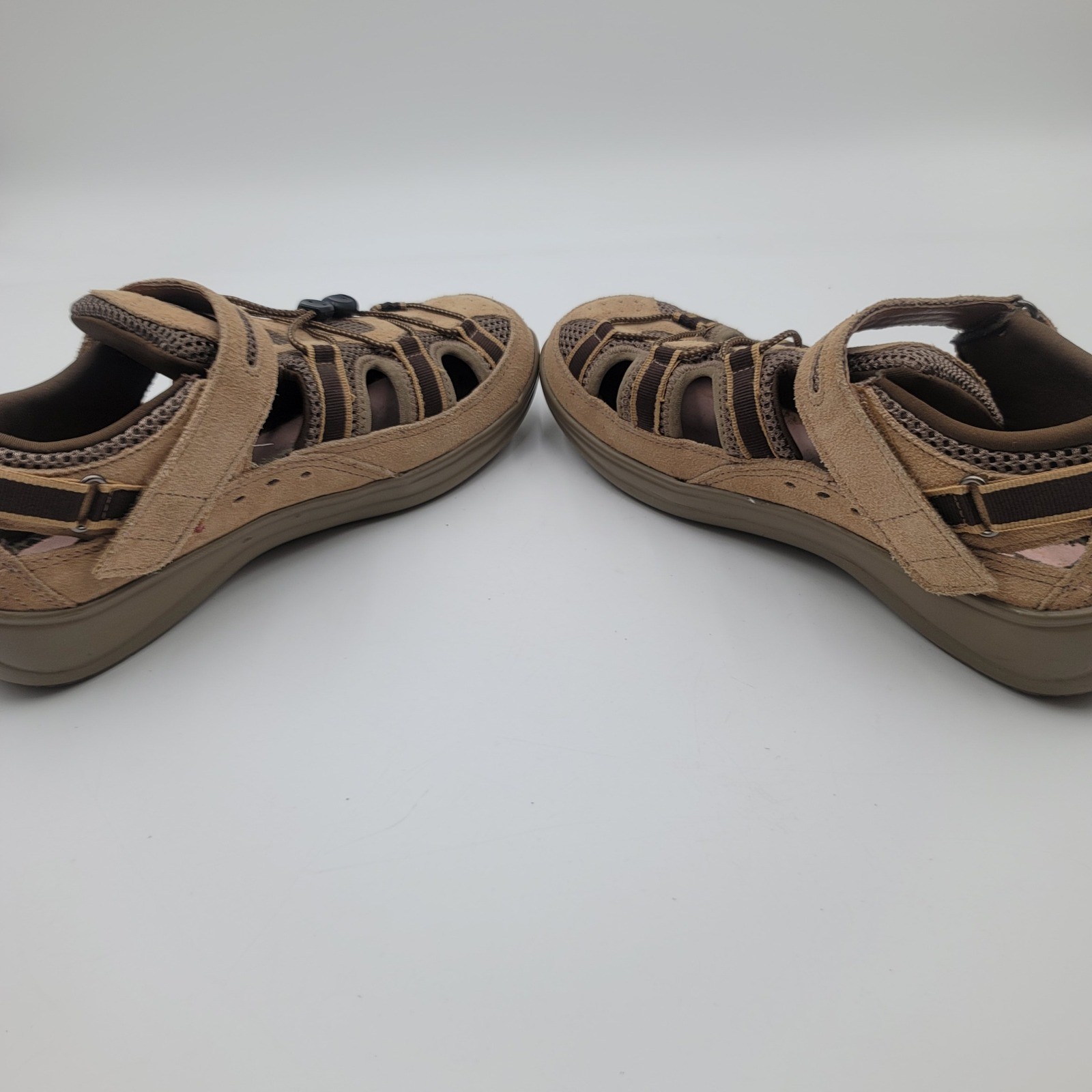 Orthofeet 77873 Womens 11 Wide Tan Leather Mesh Fisherman Sandals Bungee Strap