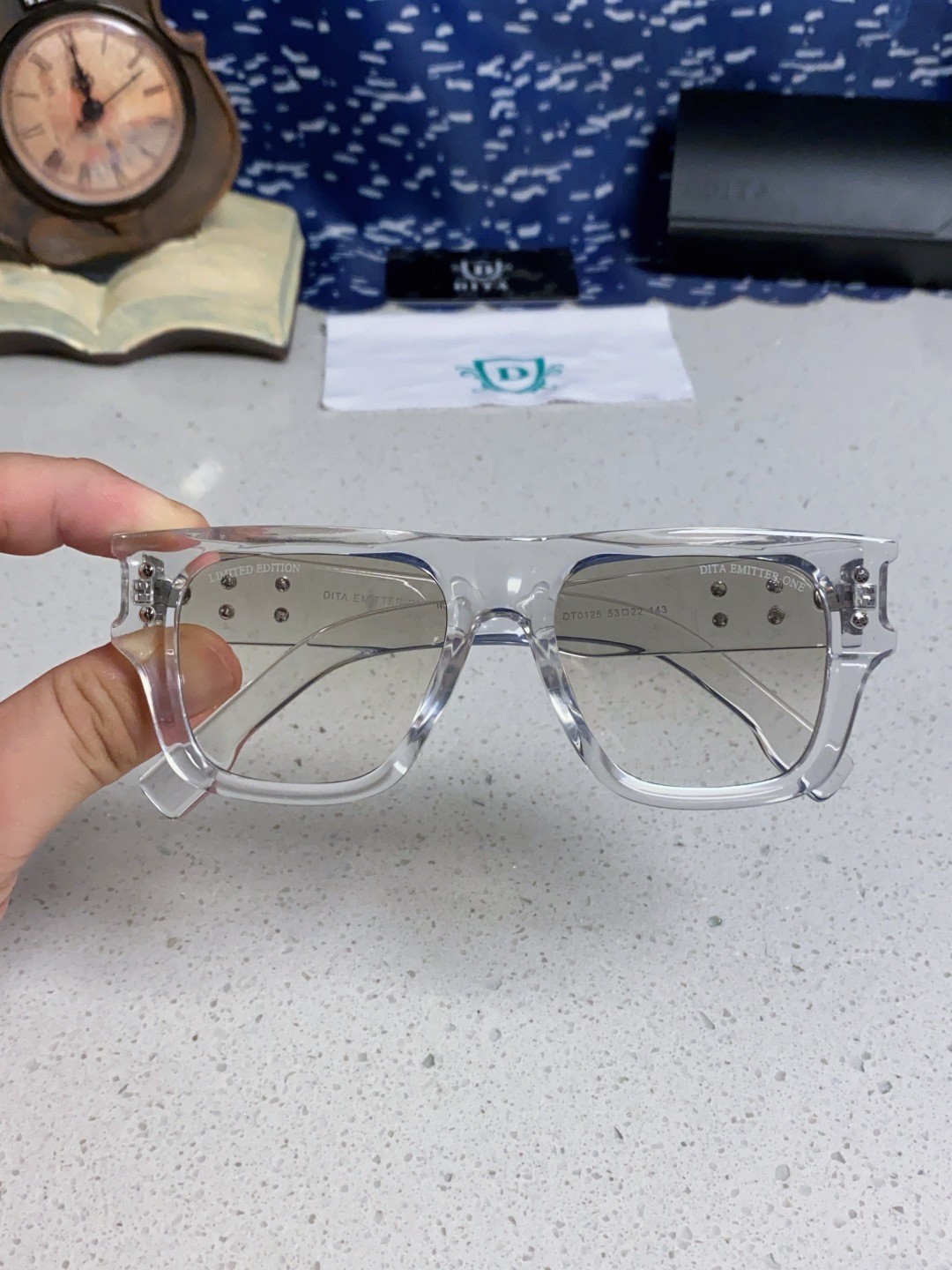 DITA EMITTER-ONE DTS0125 Men’s Sunglasses Lens Size 53-22-143MM -With New Case