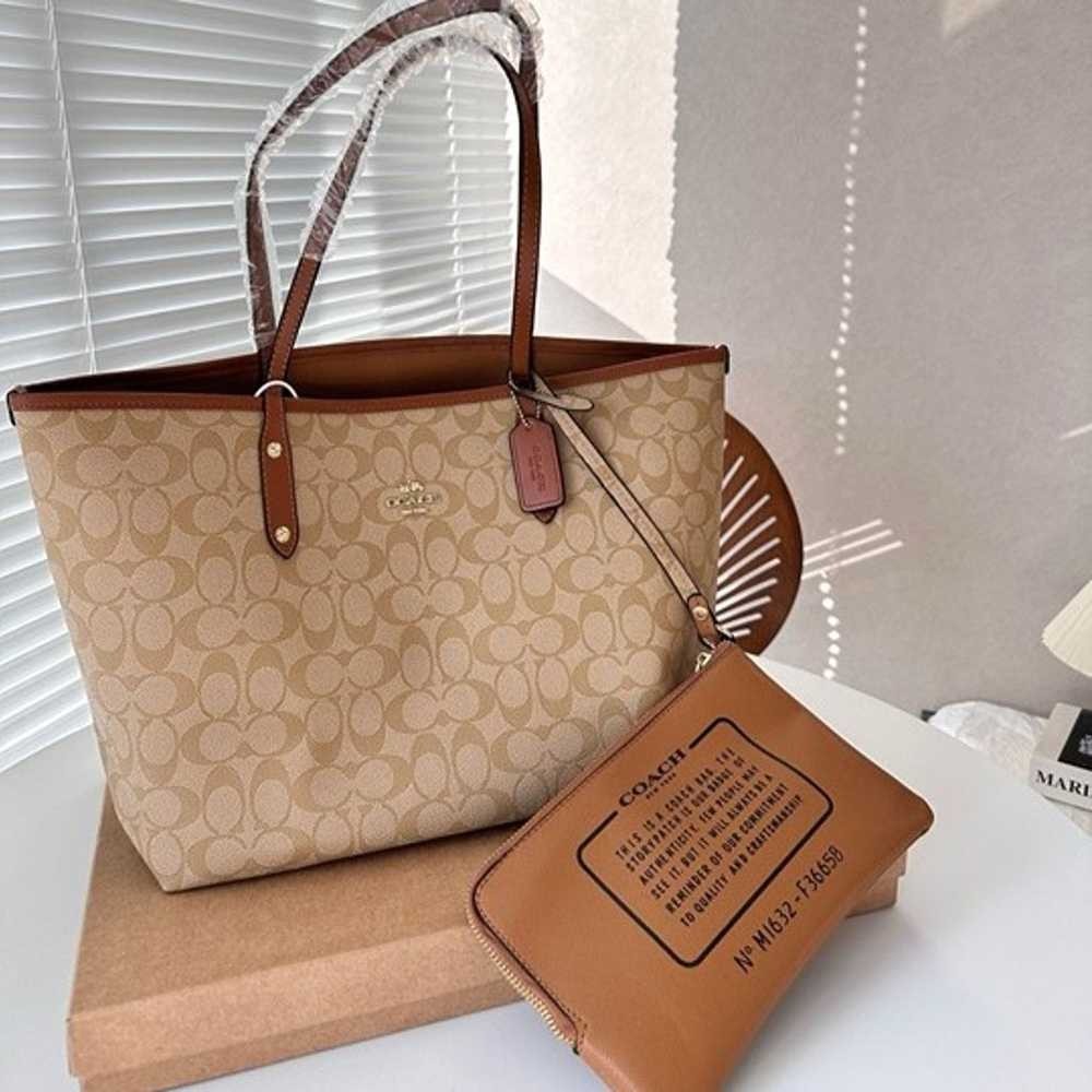 Excellent Condition COACH Signature Tote Bag