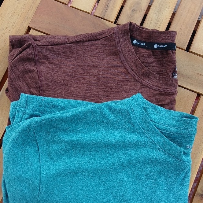 Old Navy Active & Gaiam Lot 2 Mens’s M T-Shirts Short Sleeve Blue/Brown