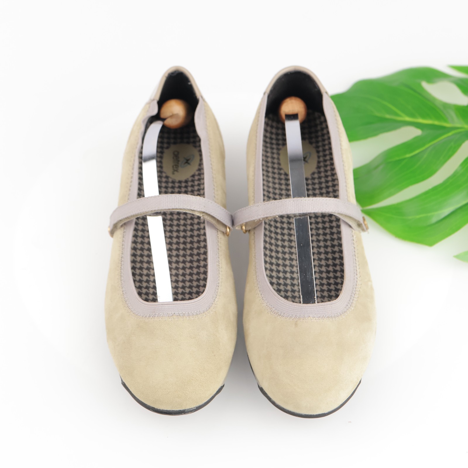 Aetrex Womens Caroline Mary Jane Shoes Size 9 WIDE Beige Tan Comfort Sporty Flat