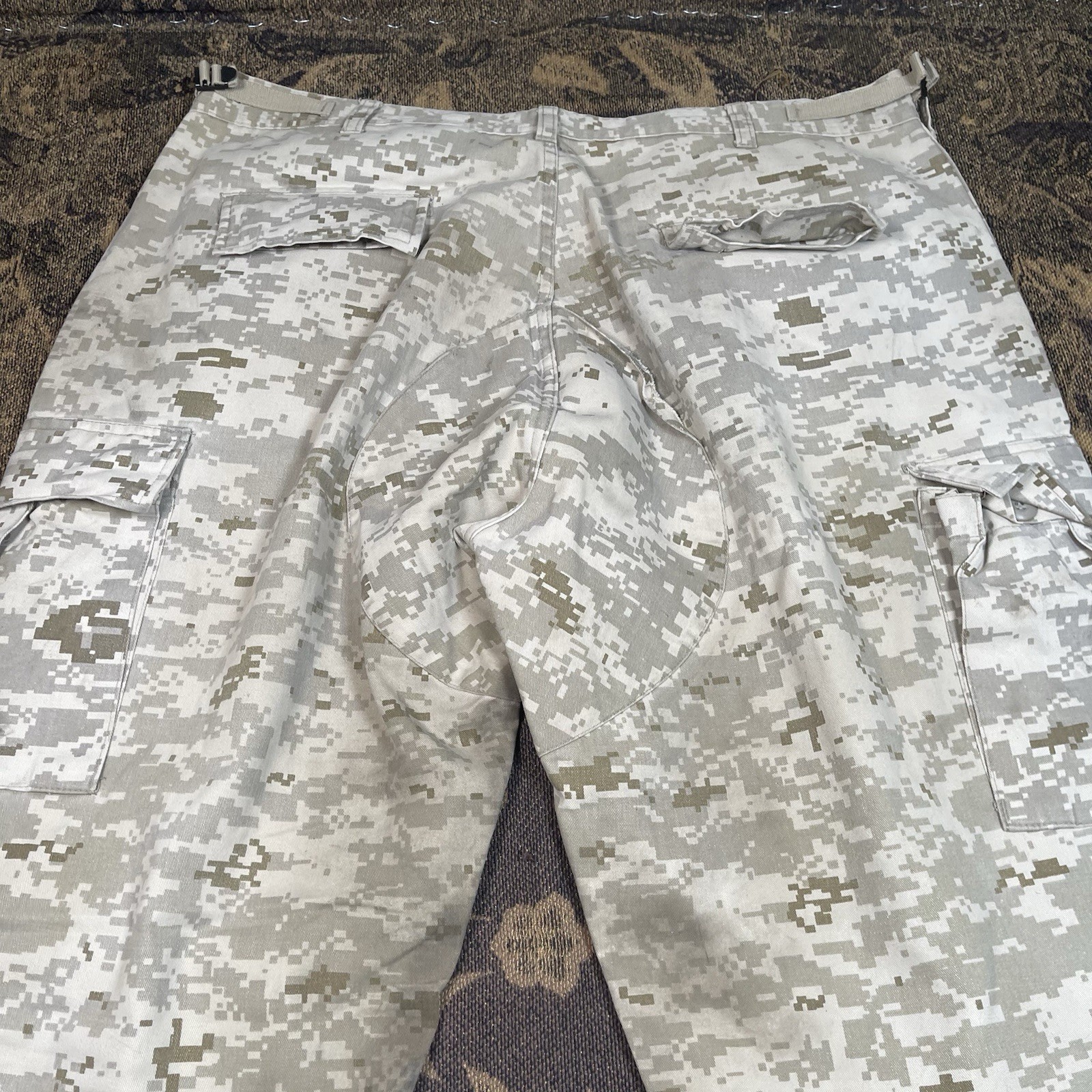 Digi Camo DCU Cargo Pants Large Short Army Combat Mens USGI Missing Top Button