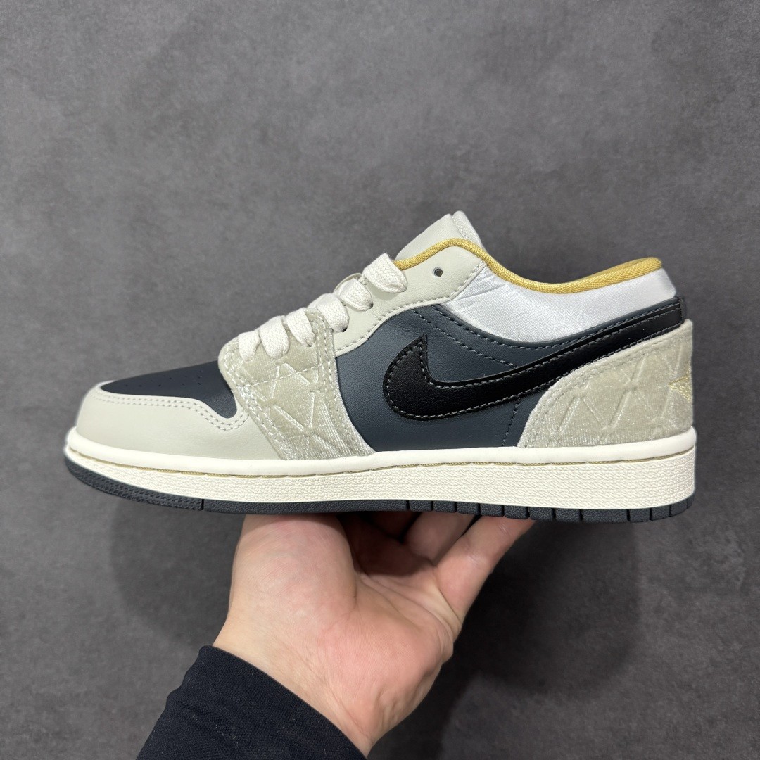 NK AJ 1 Low Se Beaded Swoosh DV1762-001