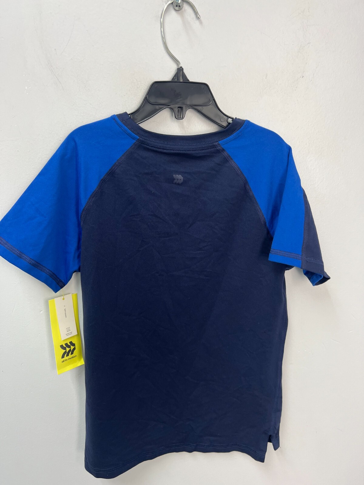 All in Motion Navy Blue Athletic T-Shirt Boys Size Small (6/7)
