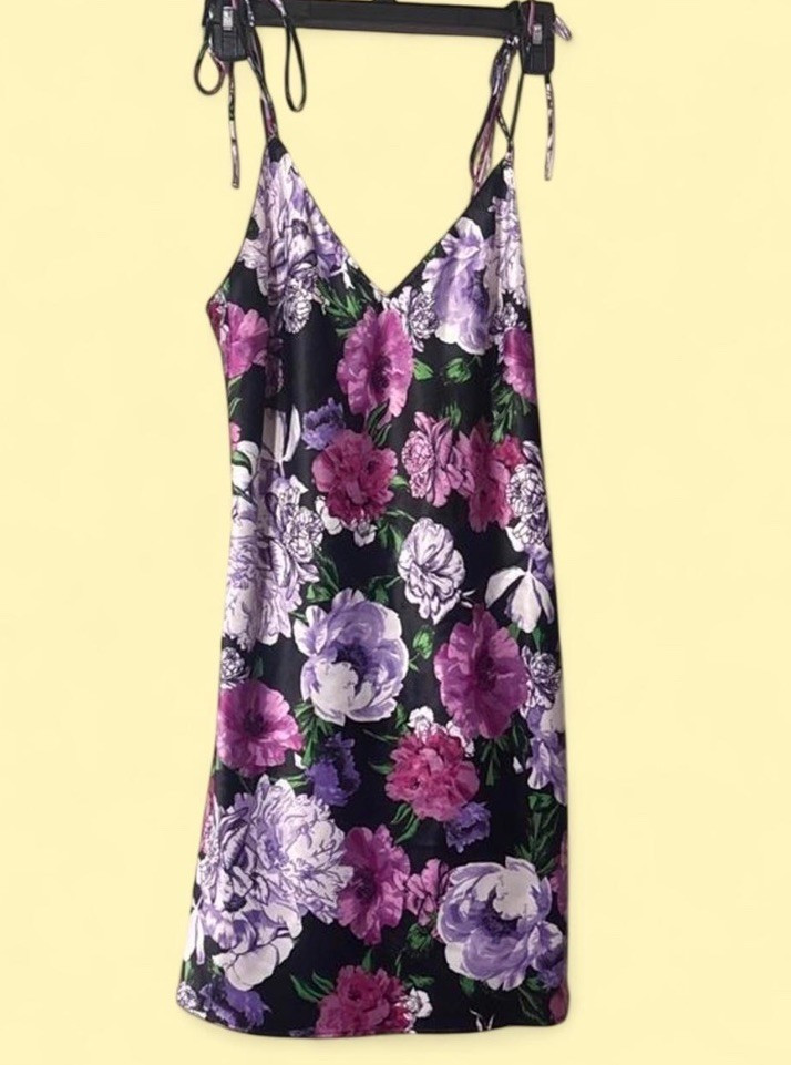 Victoria’s Secret Floral Rose Full Slip Black/Purple/Green/White S Adjustable