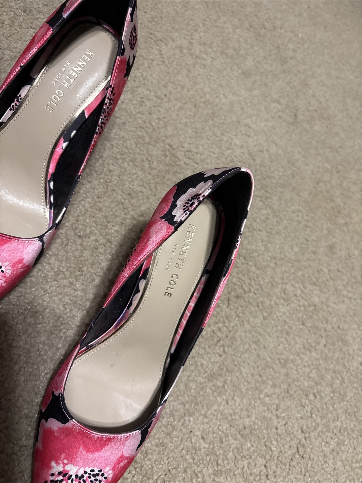 Kenneth Cole Women’s Heals Size 8