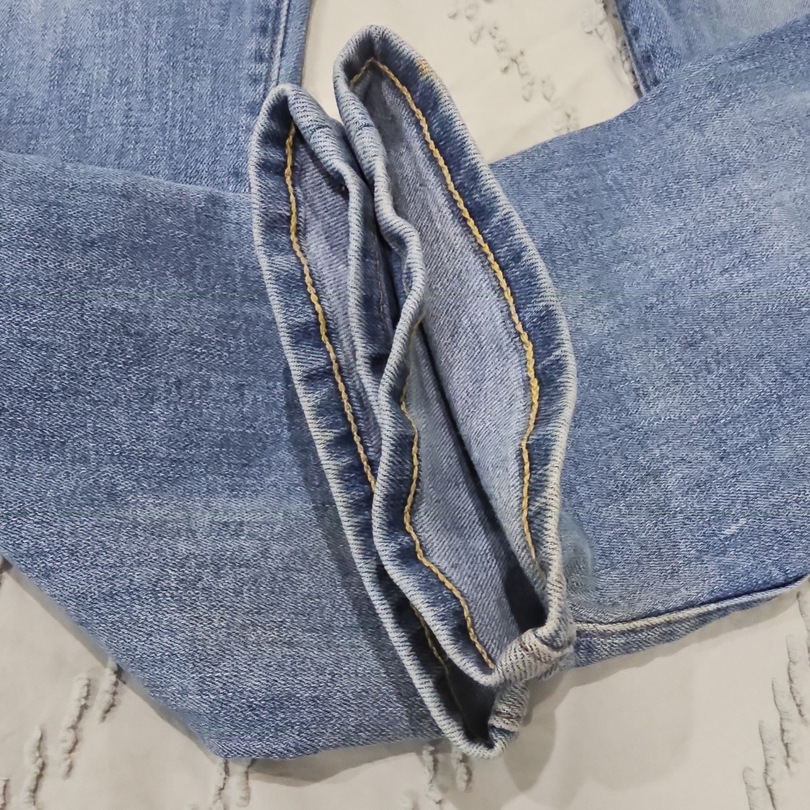 American Eagle Men’s Airflex+ Original Straight Jeans 0112-6327 Light Wash 34/30