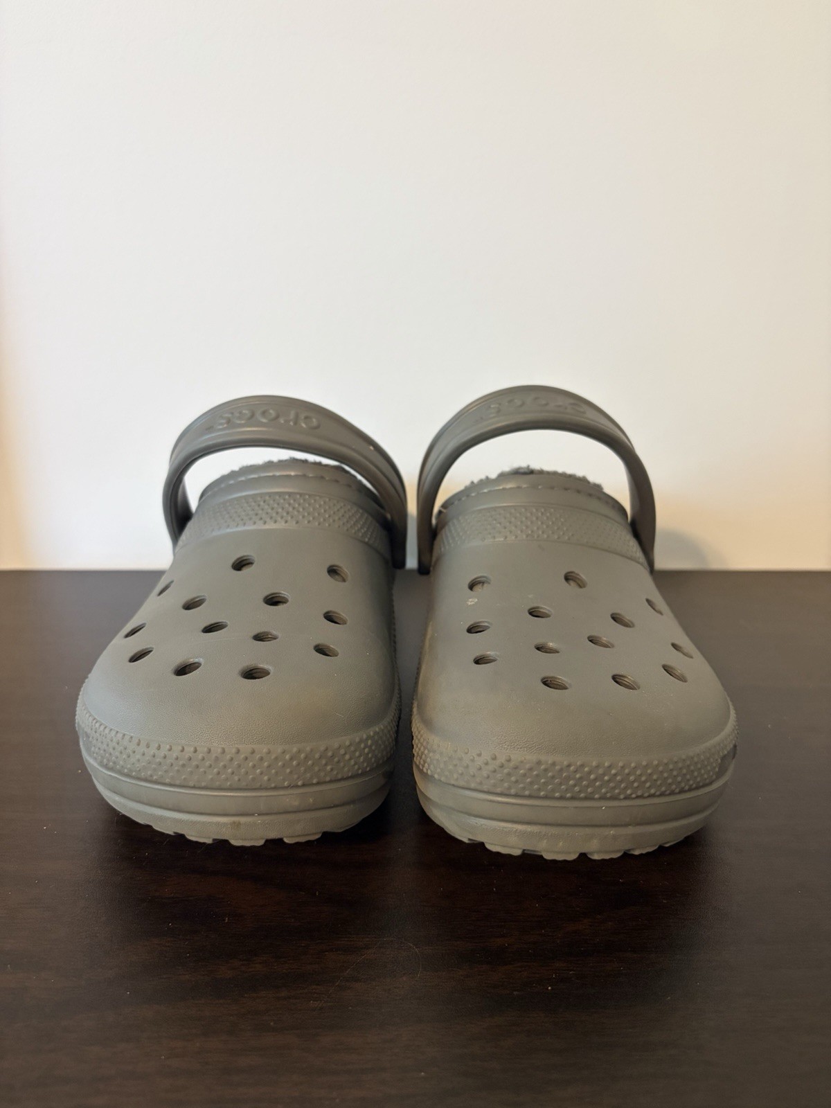 Crocs Faux Fur Lined Clog Dark Gray Men’s 10/Womens 12 Slip On Shoe