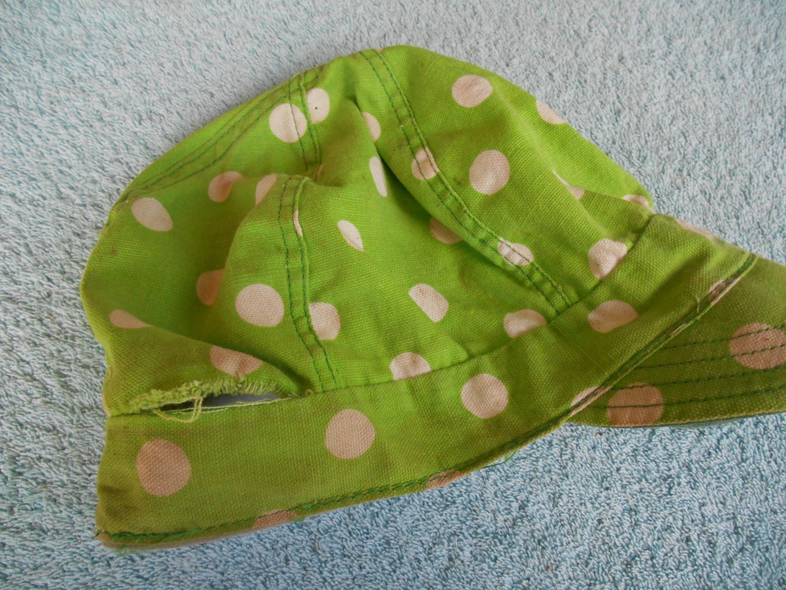 Vintage COTTON WELDERS CAP. GREEN & WHITE DOTS. SIZE SMALL 6-7/8. HAS HOLES!