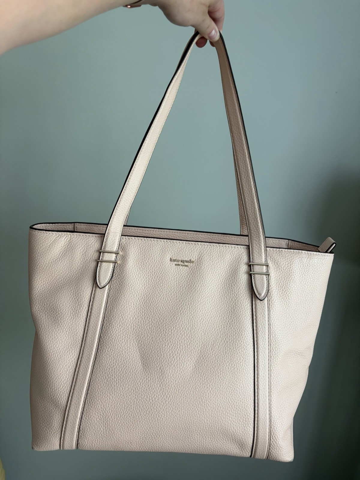 kate spade new york Women’s Beige Pebbled Zip Top Tote, Gold Hardware