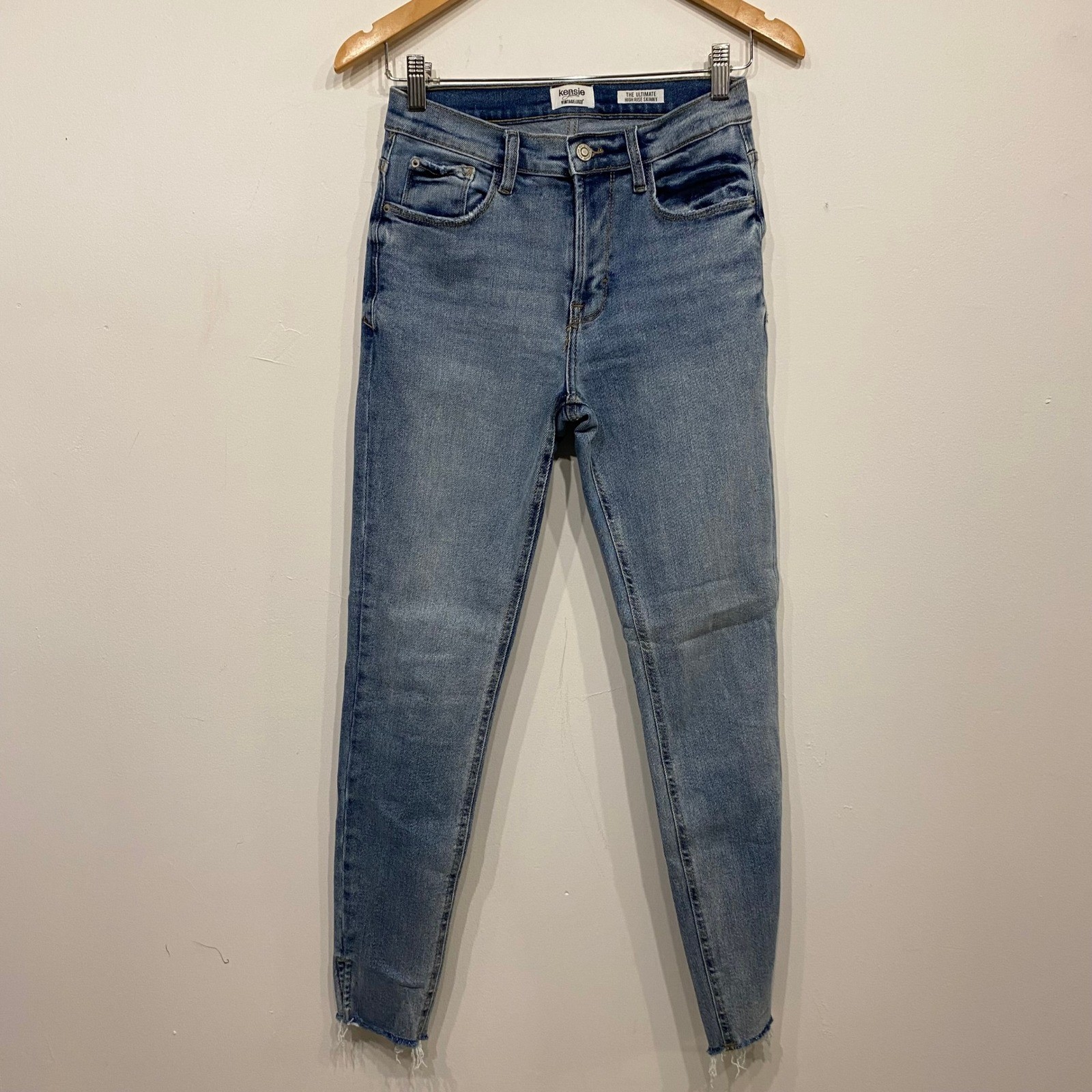 Kensie Jeans Vintage Luxe The Ultimate High Rise Skinny Blue Denim Raw Hem 2/26