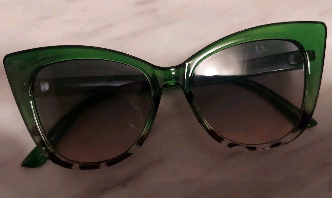 Super CUTE! Fashion Sunglasses 6 pairs (Great Mix!)