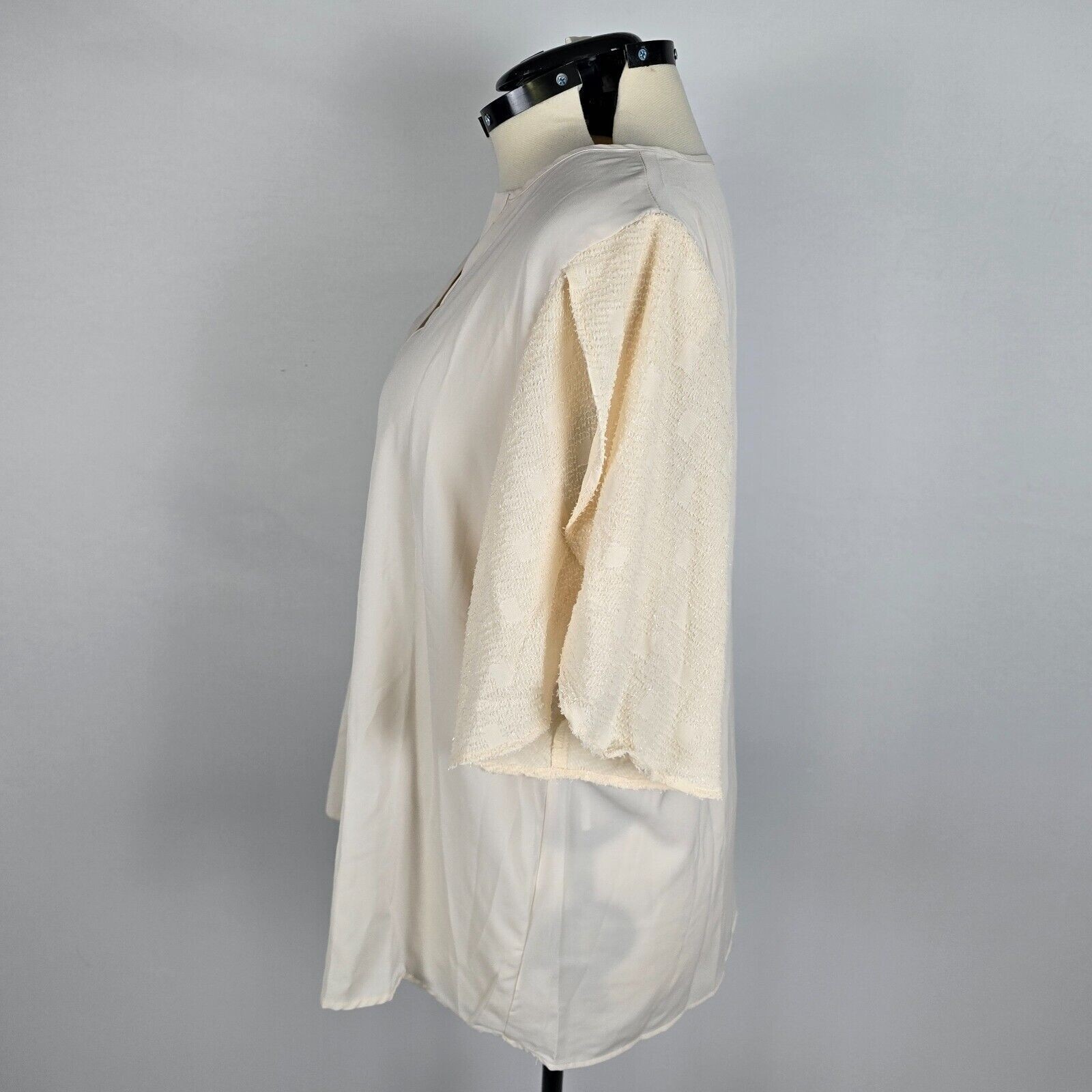 Bloomchic Blouse Womens 1X Ivory Anit-Wrinkle Patchwork Petal Sleeve Notched NWT
