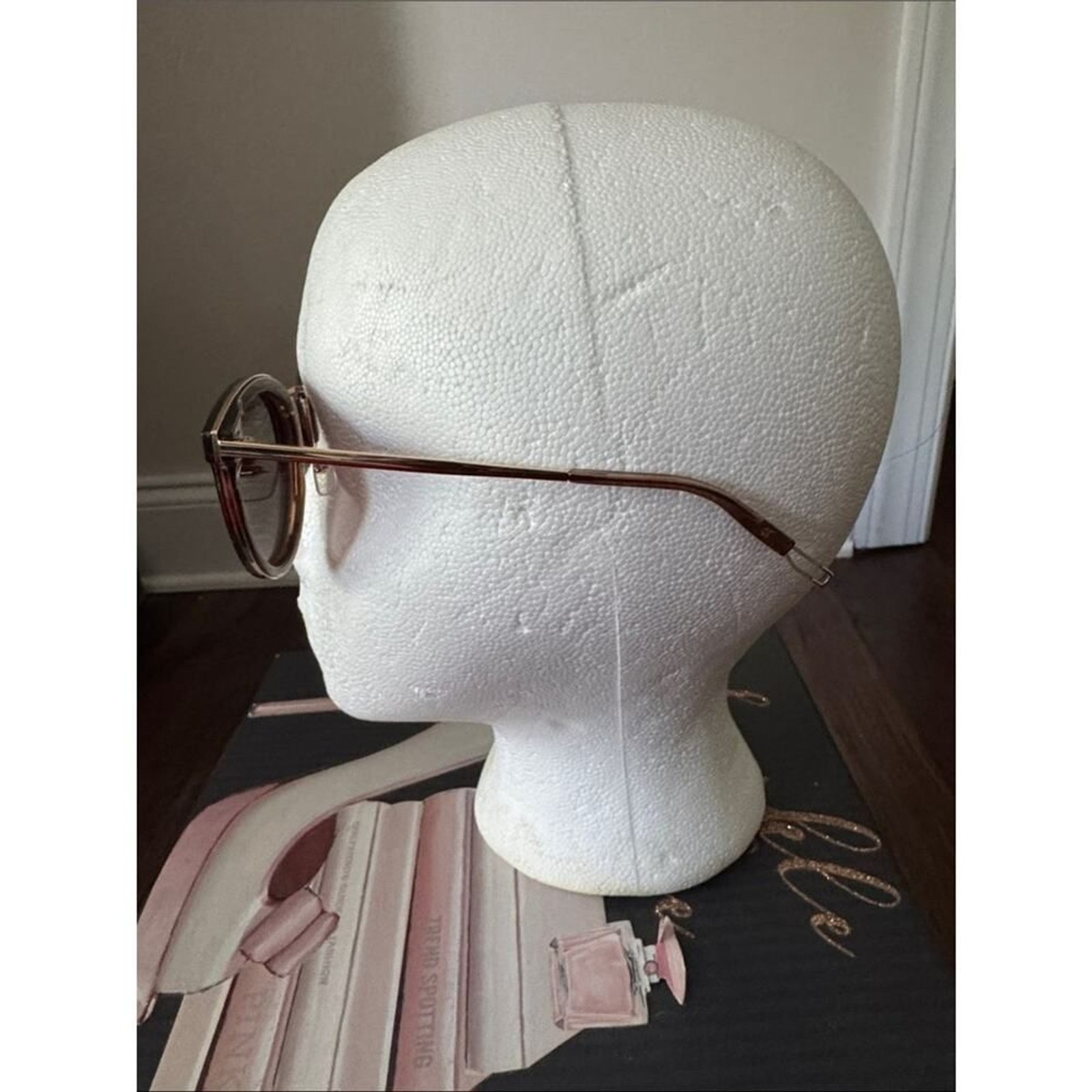 Classic Women’s Round Sunglasses in Brown