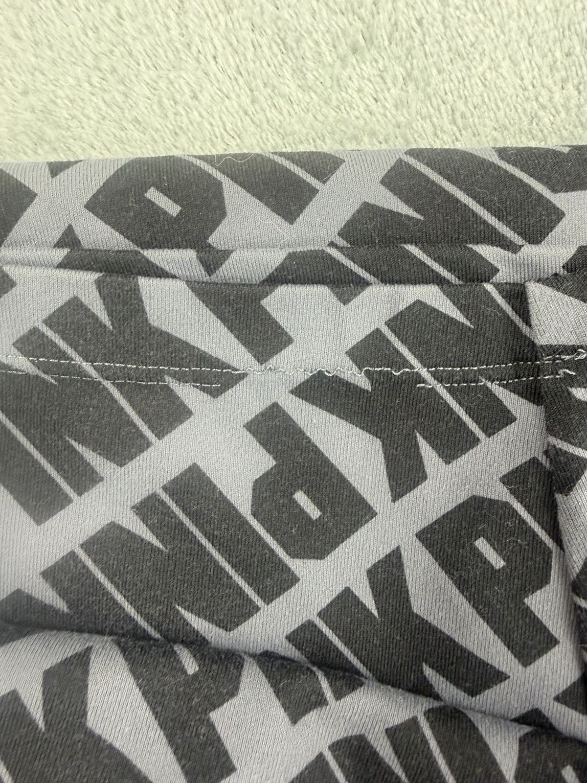 Victoria’s Secret PINK Ultimate Yoga Crop Leggings Gym Stretch Logo Medium