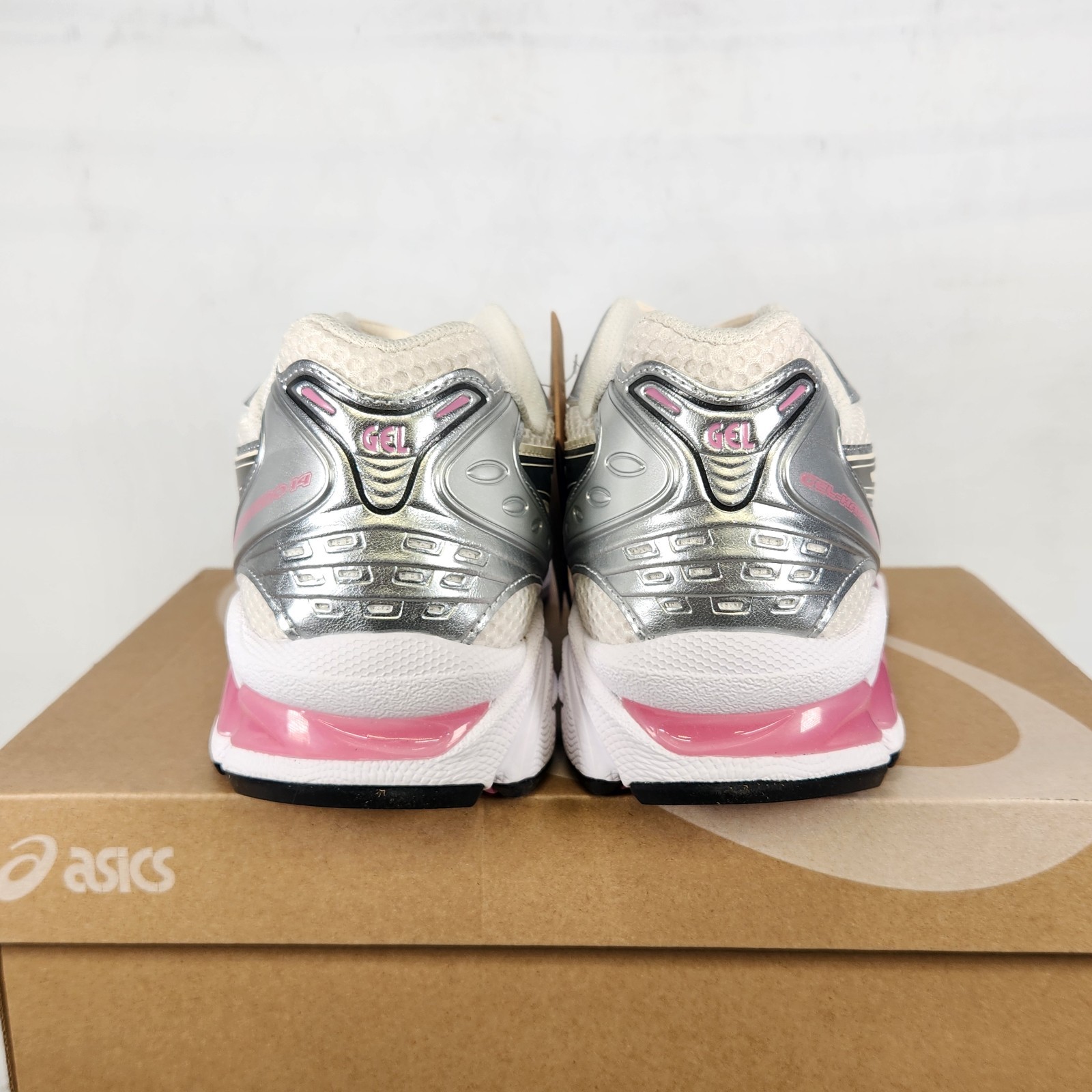 8.5 MEN / 10 WOM – ASICS Gel-Kayano 14 – Cream / Sweet Pink