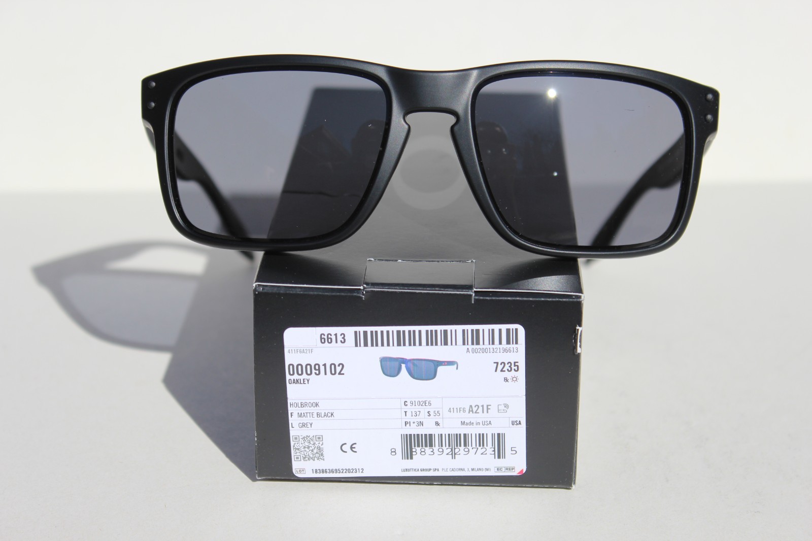 OAKLEY Holbrook Sunglasses Matte Black/Grey USA FLAG RARE OO9102-E6 NEW