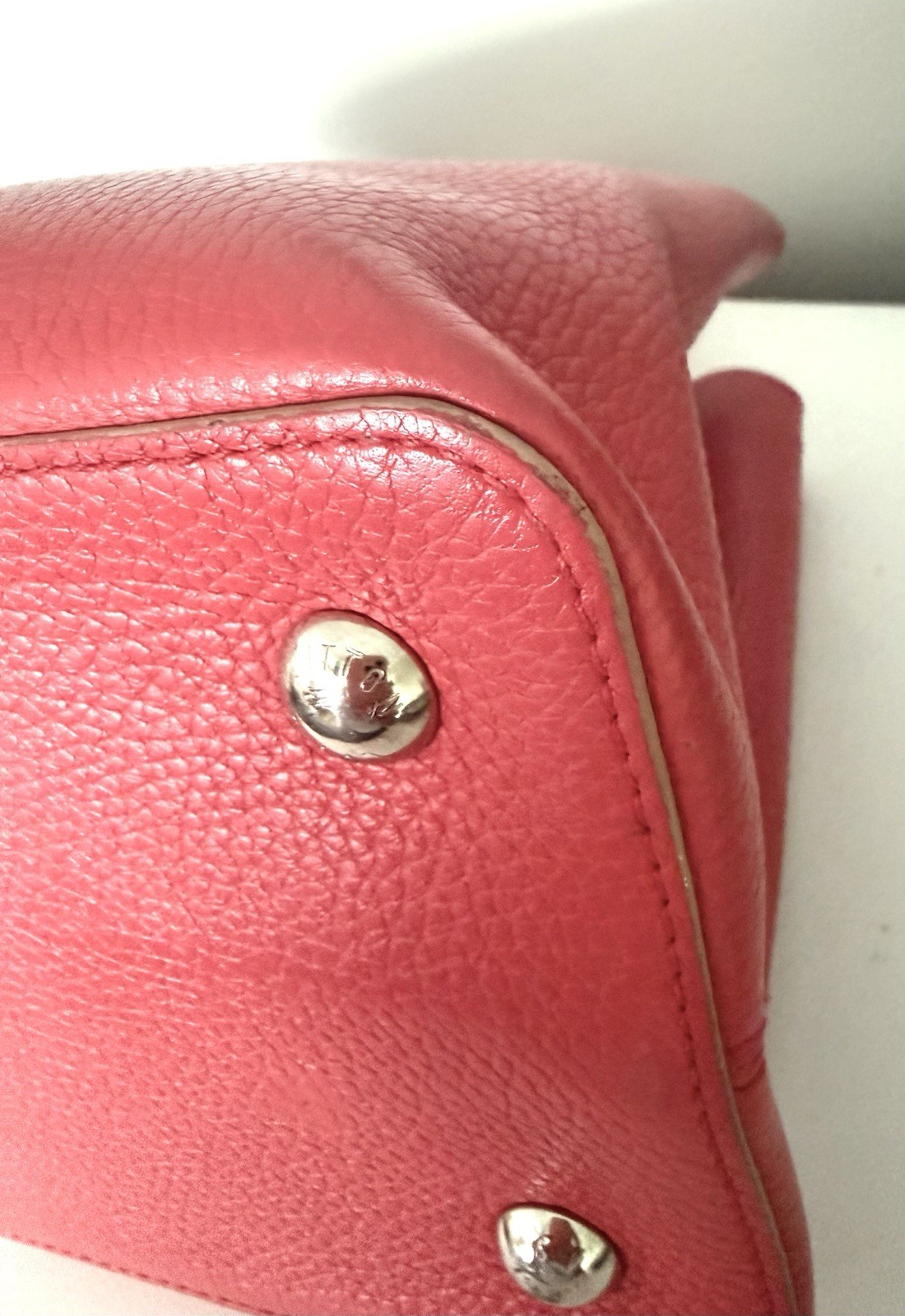 Authentic Louis Vuitton Capucines MM Taurillon Leather Top Handle Bag w/COA