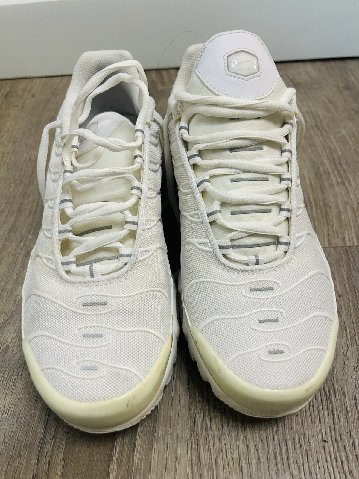 Nike Air Max Woman Size 9 Plus TN Triple White Low Top Mesh Sneakers DM2362-100