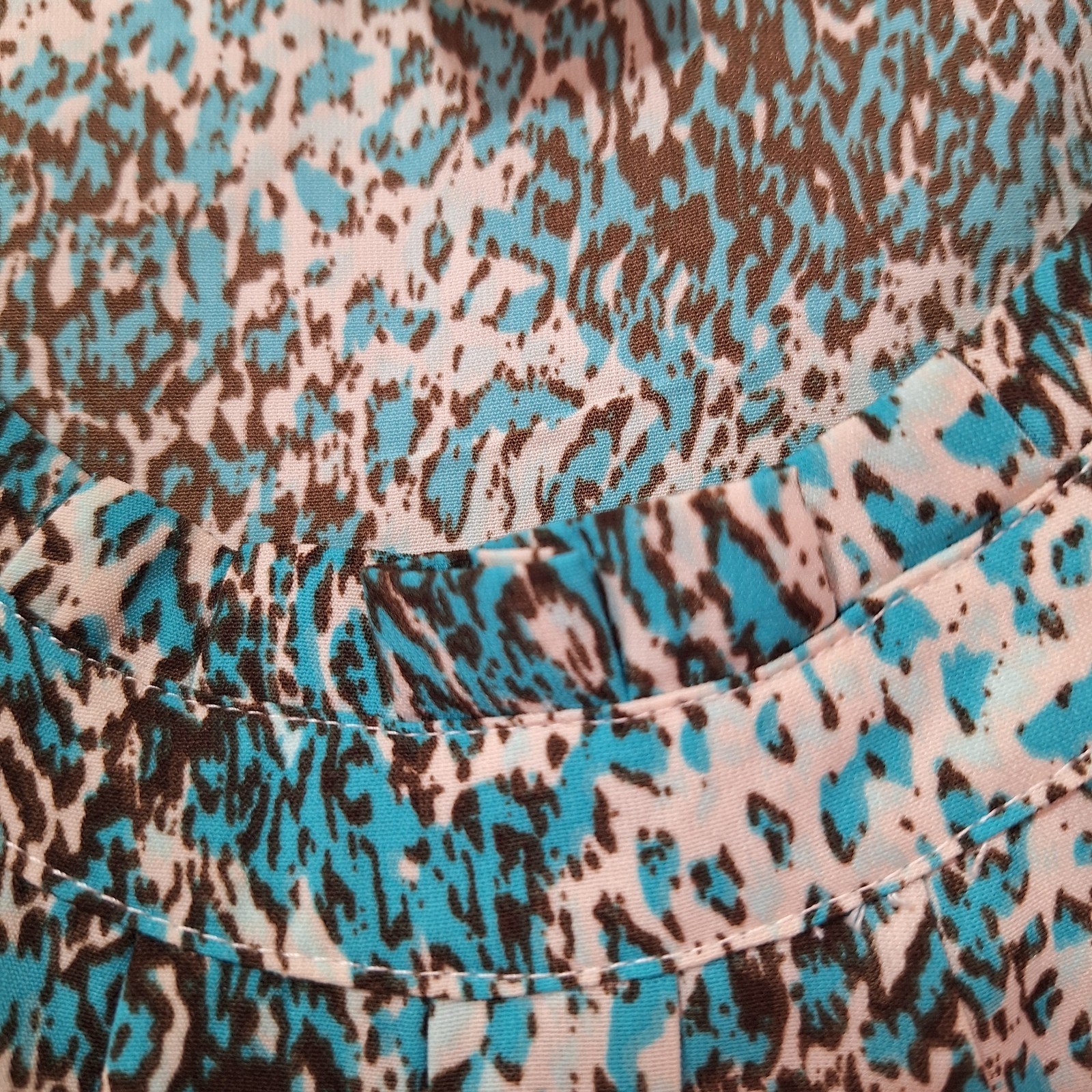 Southern Lady Womens Size M Cap Sleeve Pullover Top Blouse Blue Animal Print