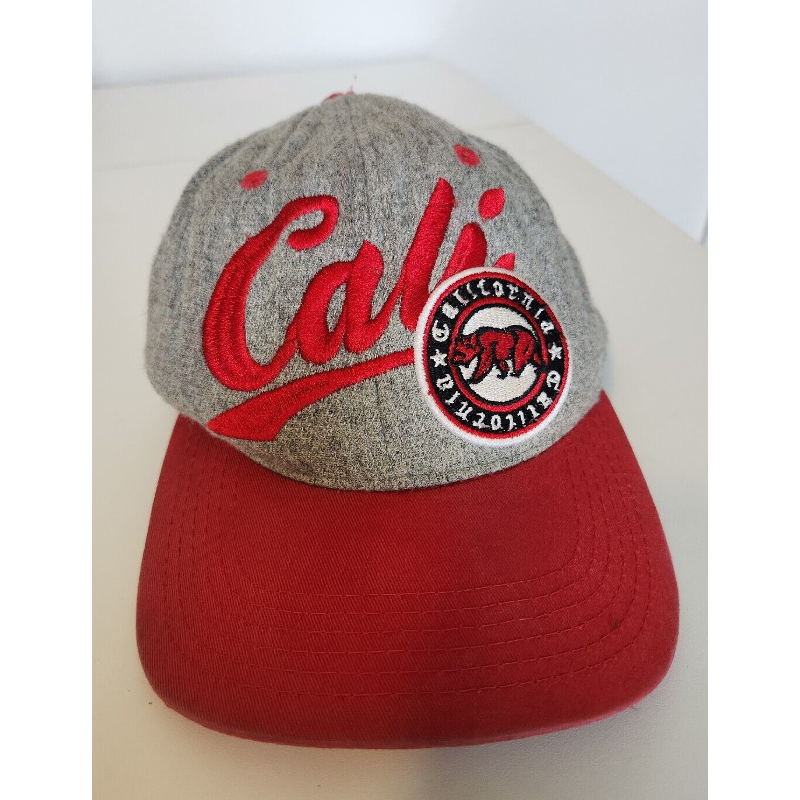 California Cap Hat Top Level Brand Gray & Red Snapback 50% Wool/50% Cotton