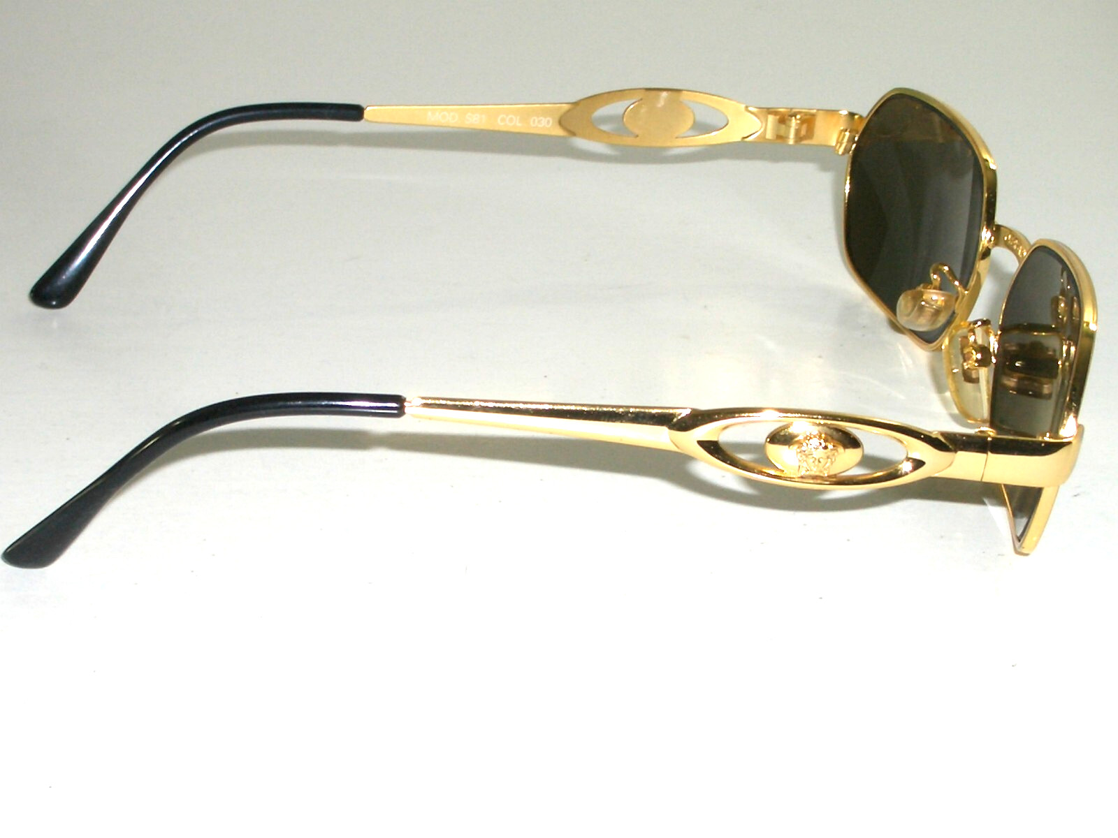 GIANNI VERSACE MOD. S81 COL.030 SLEEK GOLD RECTANGULAR OLIVE SUNGLASSES NEW