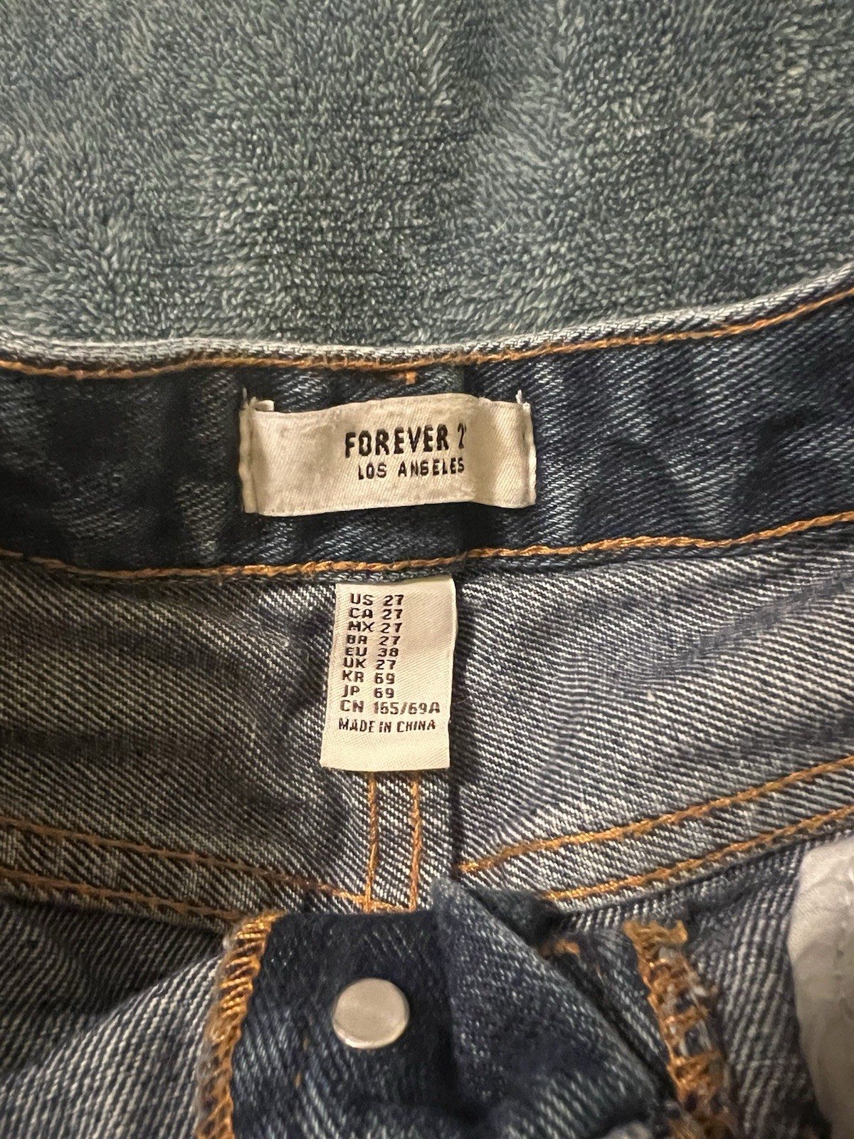 Forever 21 Women’s Blue Denim Size 27 Cute Shorts With Button Closure