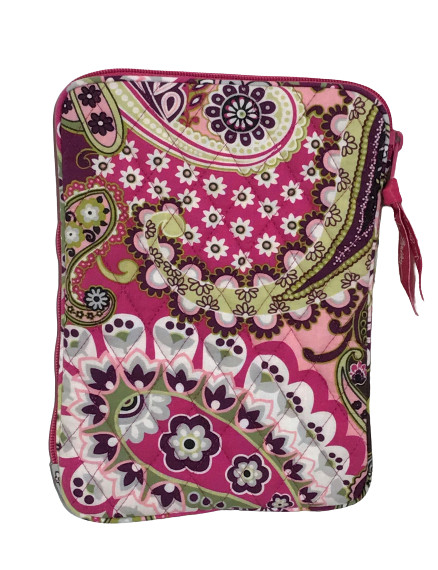 z VERA BRADLEY Very Berry Tablet Sleeve 6.25 in x 8.5 in x .75 in Zip Close