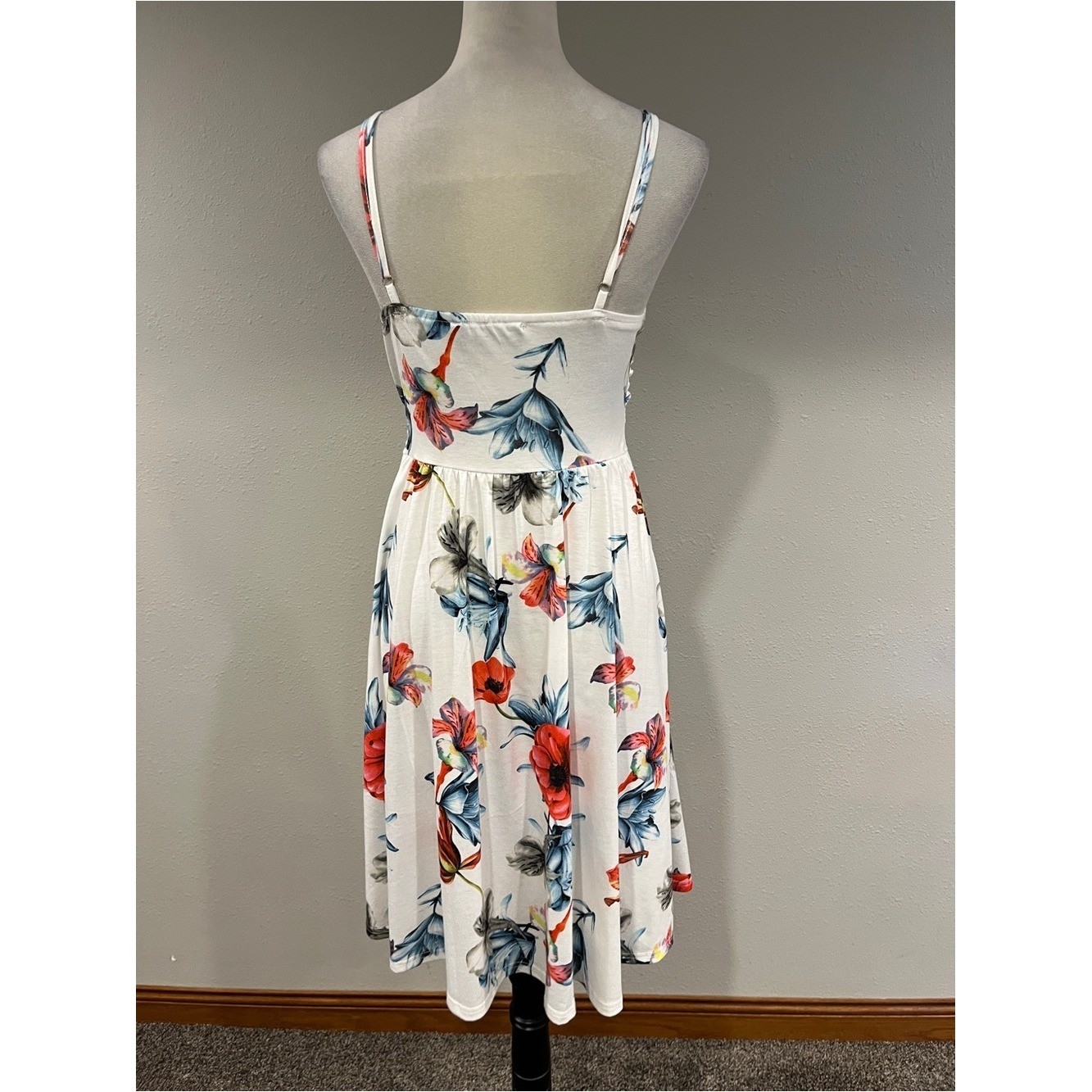 Floral fake Button-Front White midi Sundress size small