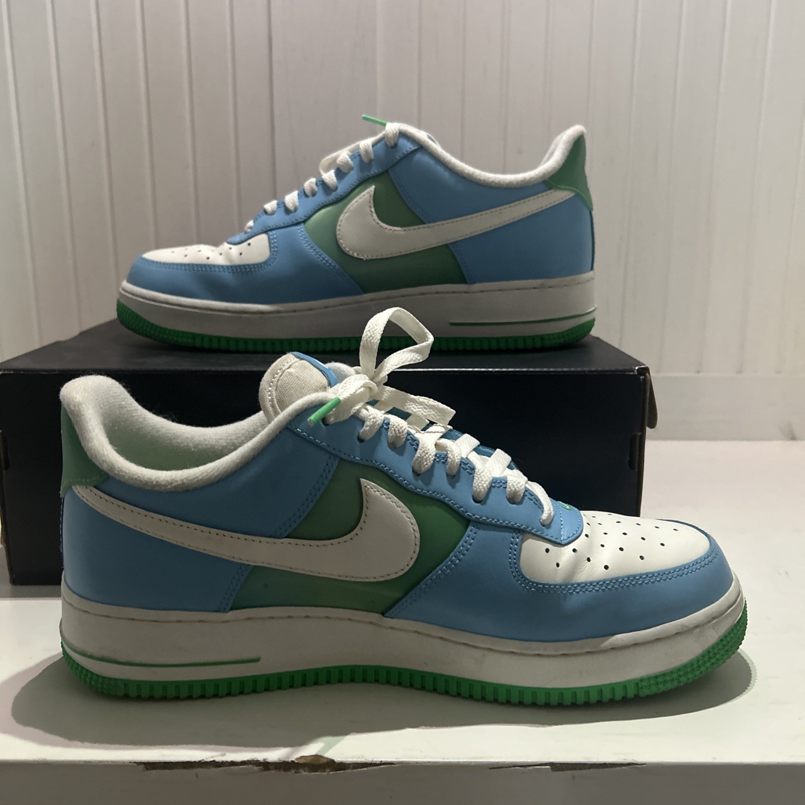 “NEW” Nike Men’s Air Force 1 ’07 Sneakers Size 11 US