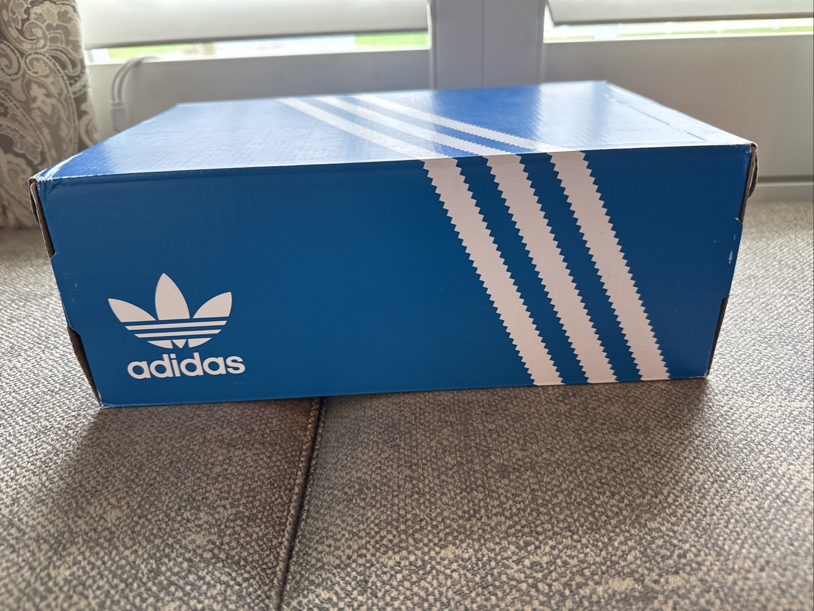 Size 6 Women’s Adidas Samba OG White Silver Metallic Grey JI2725 Sneakers Shoes