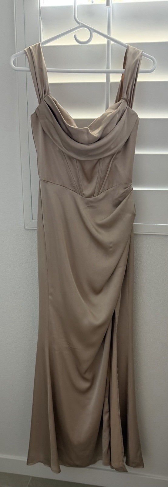 Ladivine by Cinderella Divine Satin Beige Gown Women’s Dress Size 6