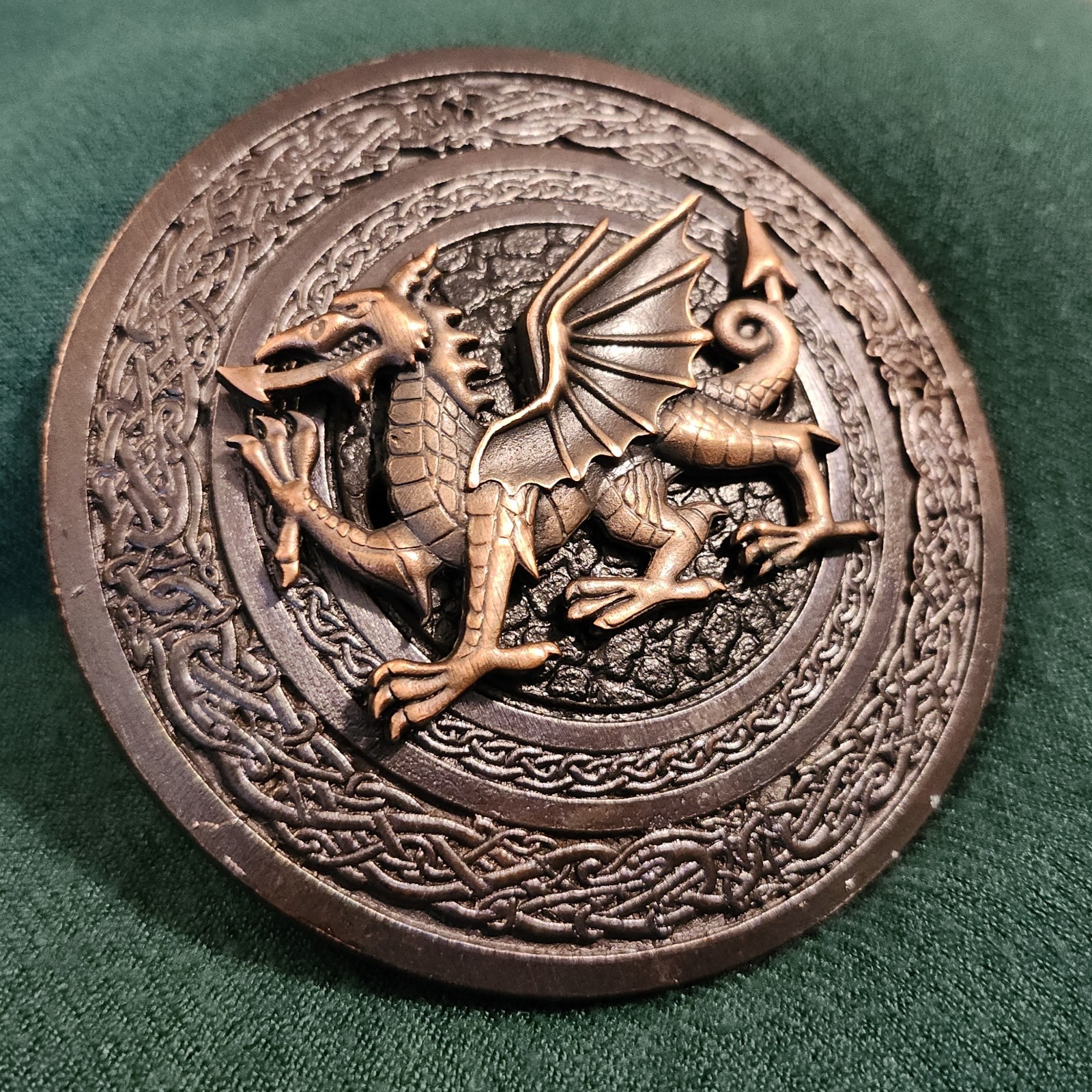 Gaelic Themes / St. Kilda Welsh Dragon Celtic Knot Round Kilt Belt Buckle, Brown