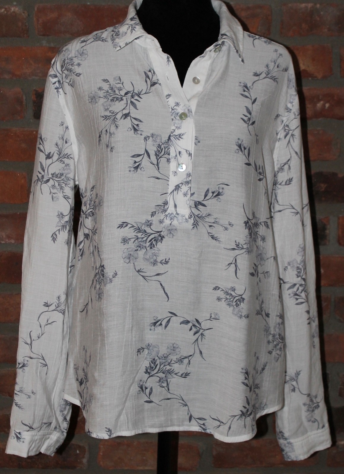 Women’s CABI Wildflower Shirt Size Medium Style#6889