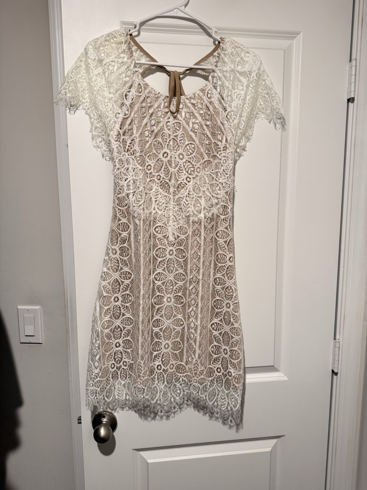 Signature 8 Women’s White Floral Lace Open Back A-Line Knee Dress M