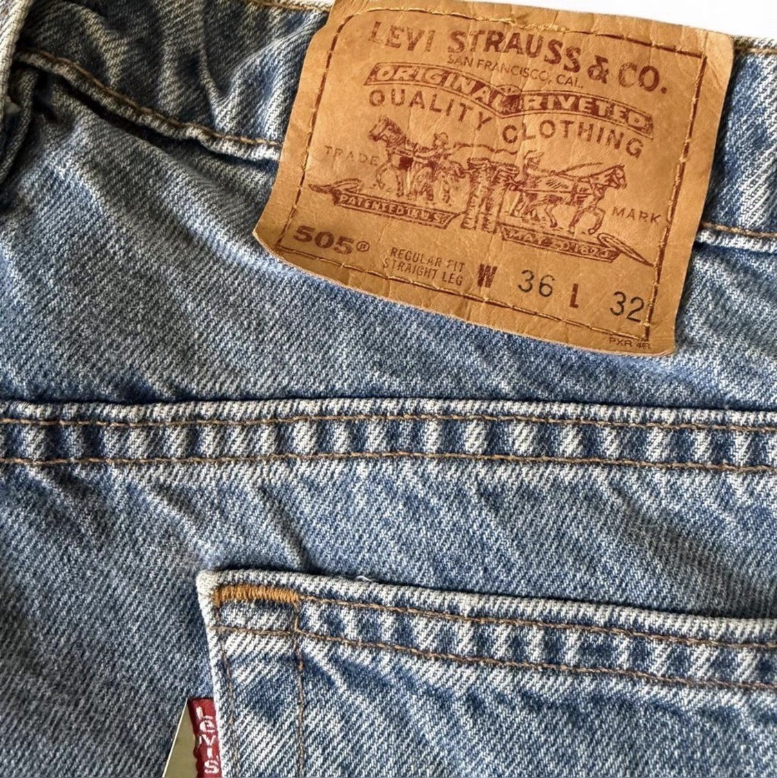 Levi’s Men’s 505 Series Blue Denim Jeans Straight Fit Mid Rise Distressed