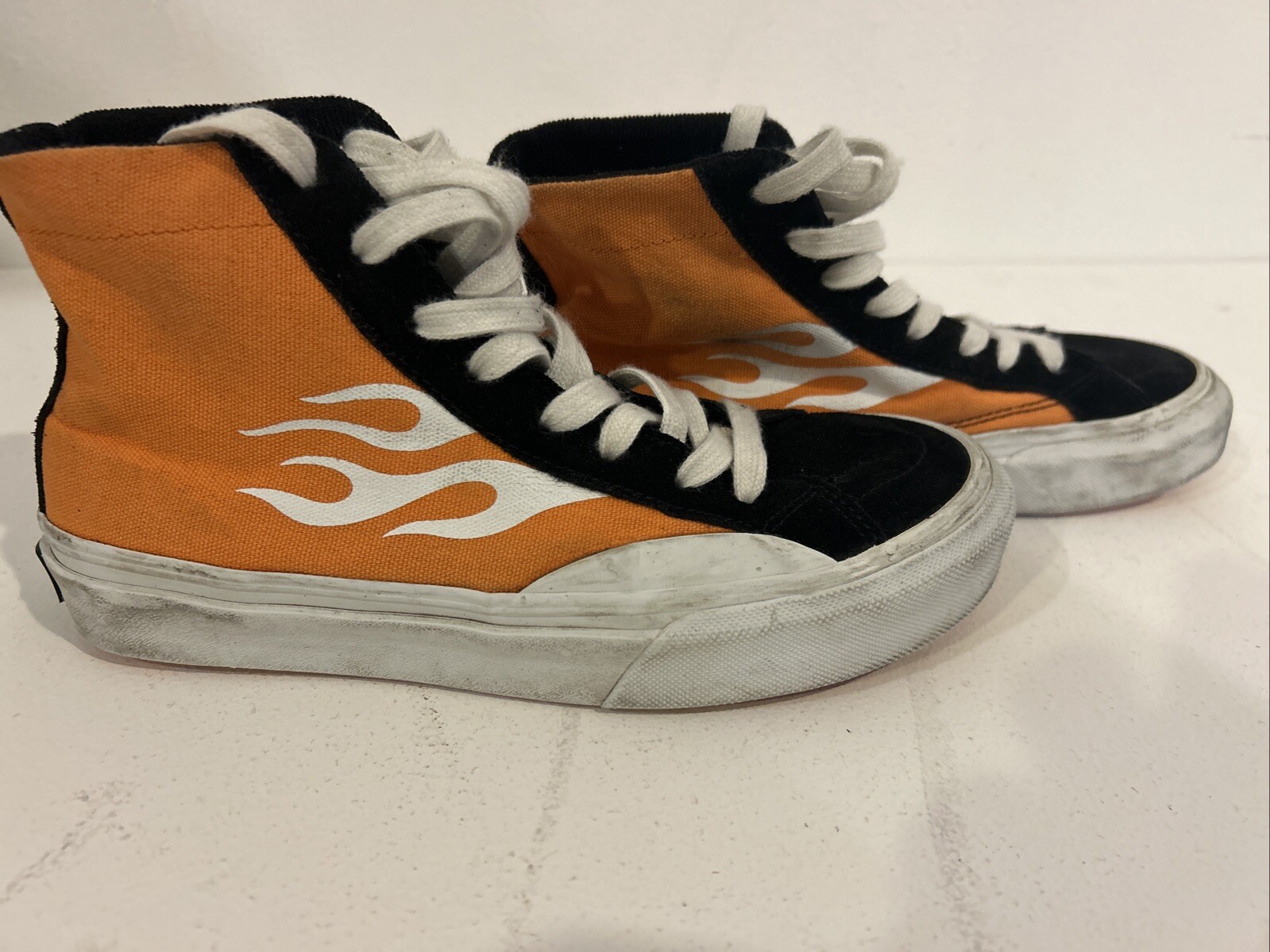 STRAYE HILAND Orange & BLACK HIGH TOP SNEAKERS SKATEBOARD SHOES MENS SZ 6