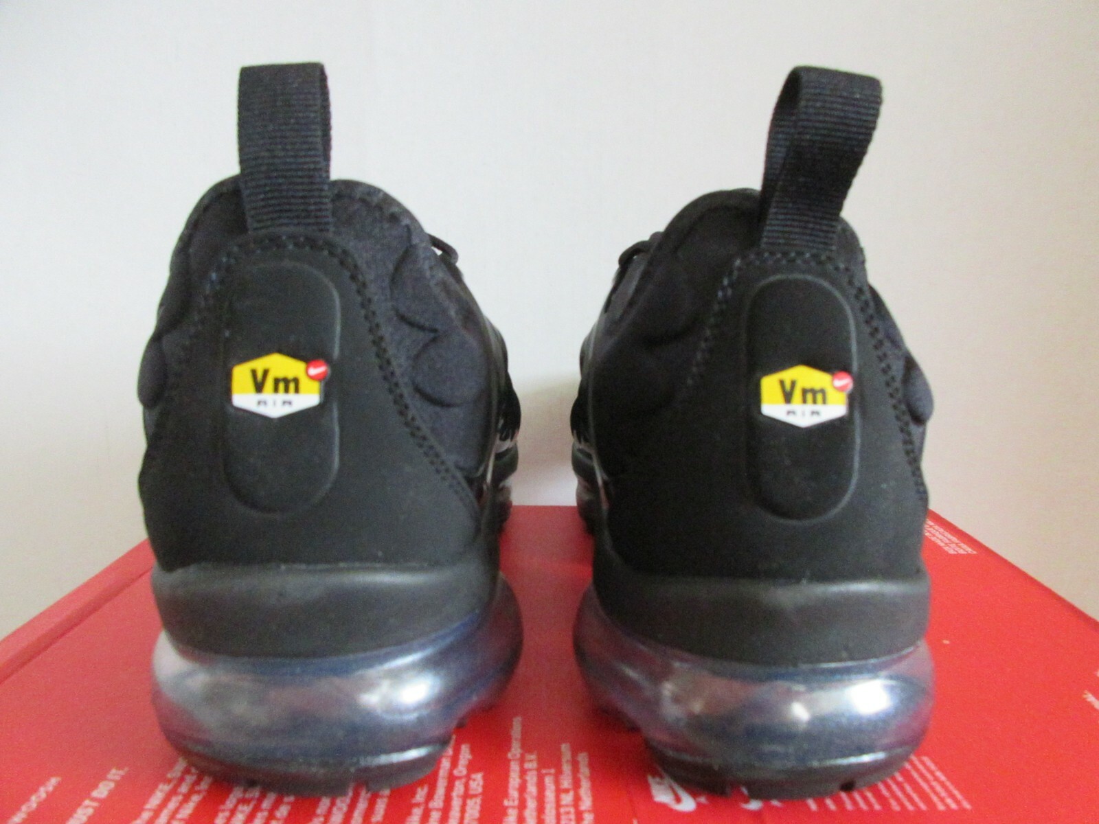 WMNS NIKE AIR VAPORMAX PLUS BLACK-BLACK-ANTHRACITE SZ 9.5 [DH1063-001]