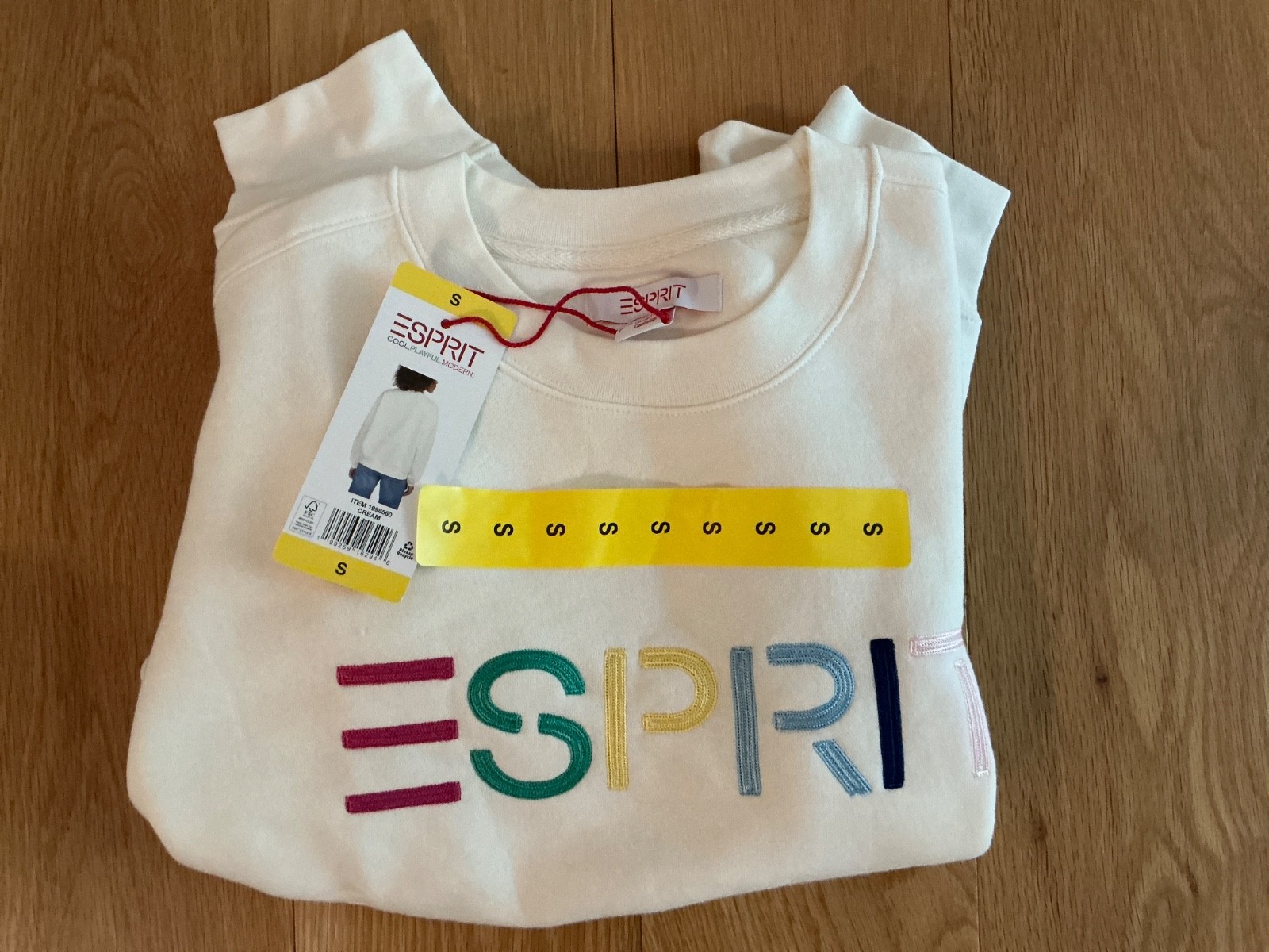 NEW Small Esprit Women’s Logo Fleece Crewneck Sweatshirt Cream Viral 80’s Costco