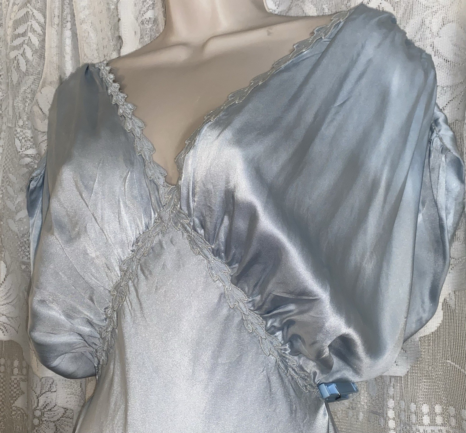 Vtg 40’s RARE sz 42 Tall 60″ Ice Blue SILK Barbizon Ariel Nightgown satin dosche