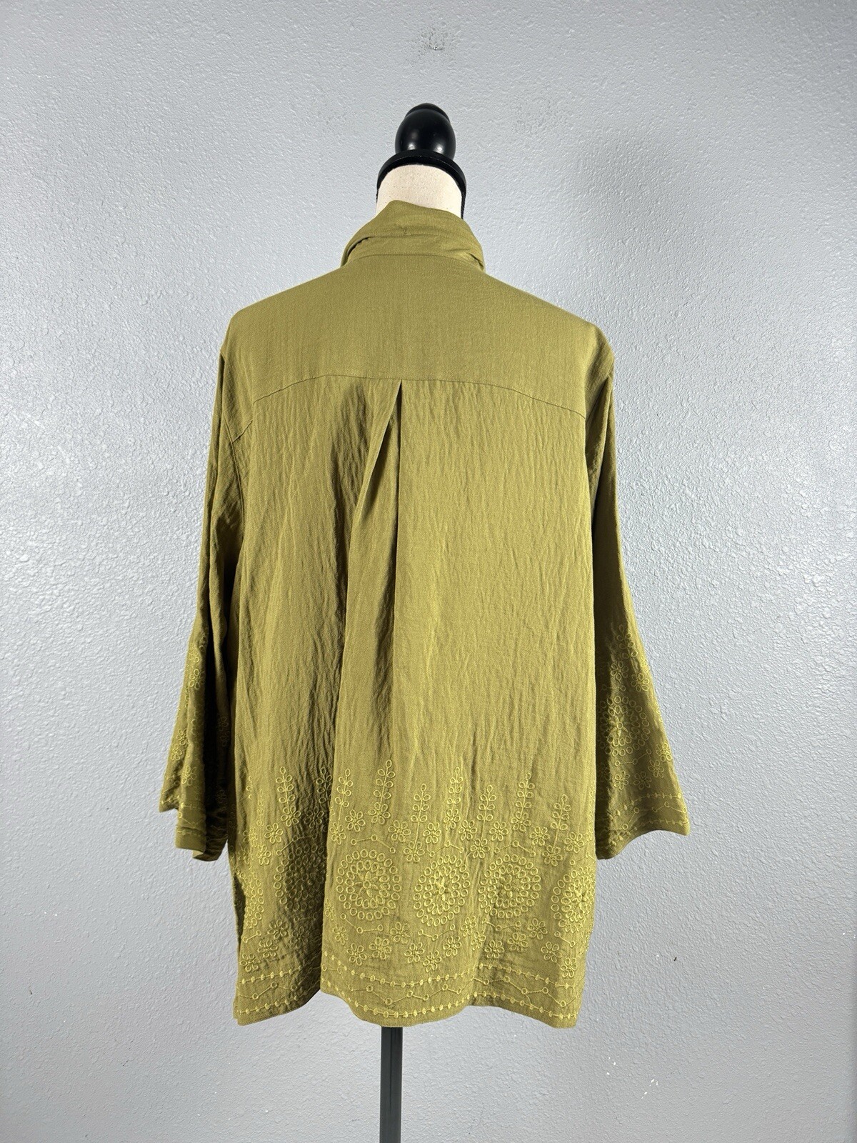 John mark Women’s Green Button Down Embroidered Size 1X NWT $129