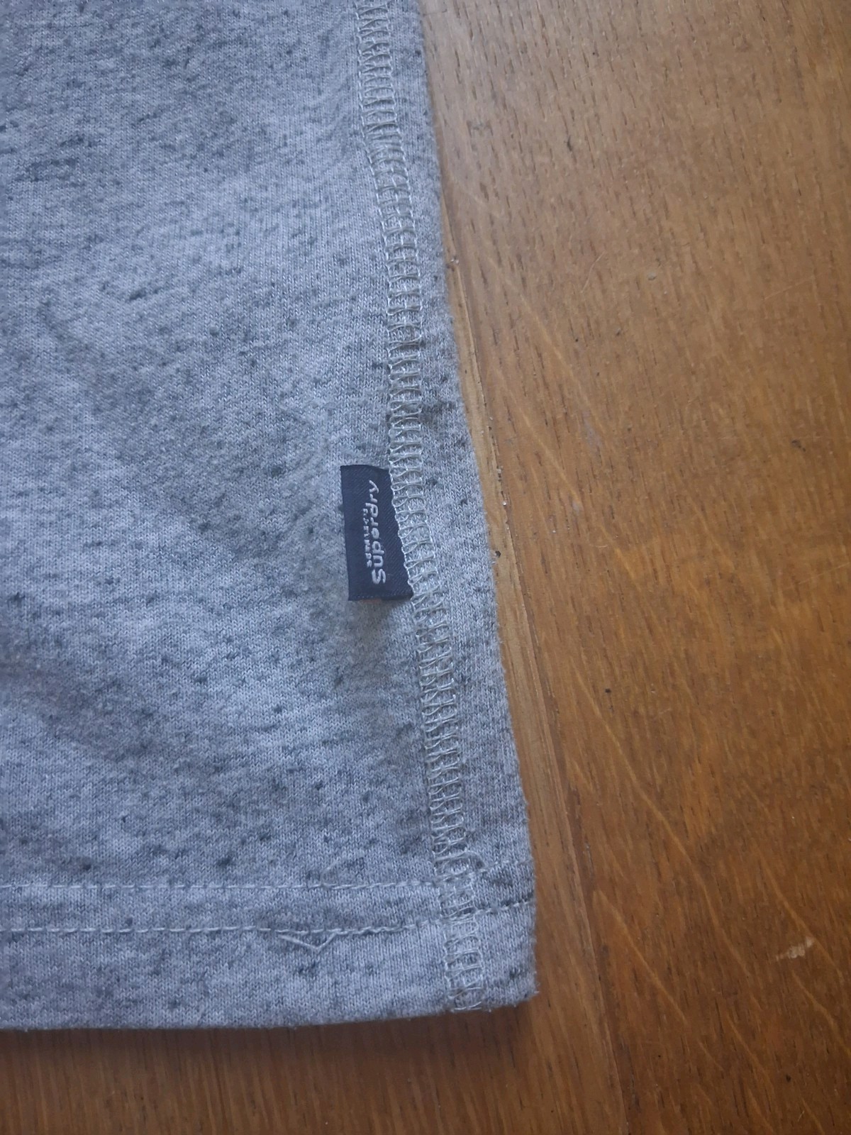 superdry t shirt size M grey with print