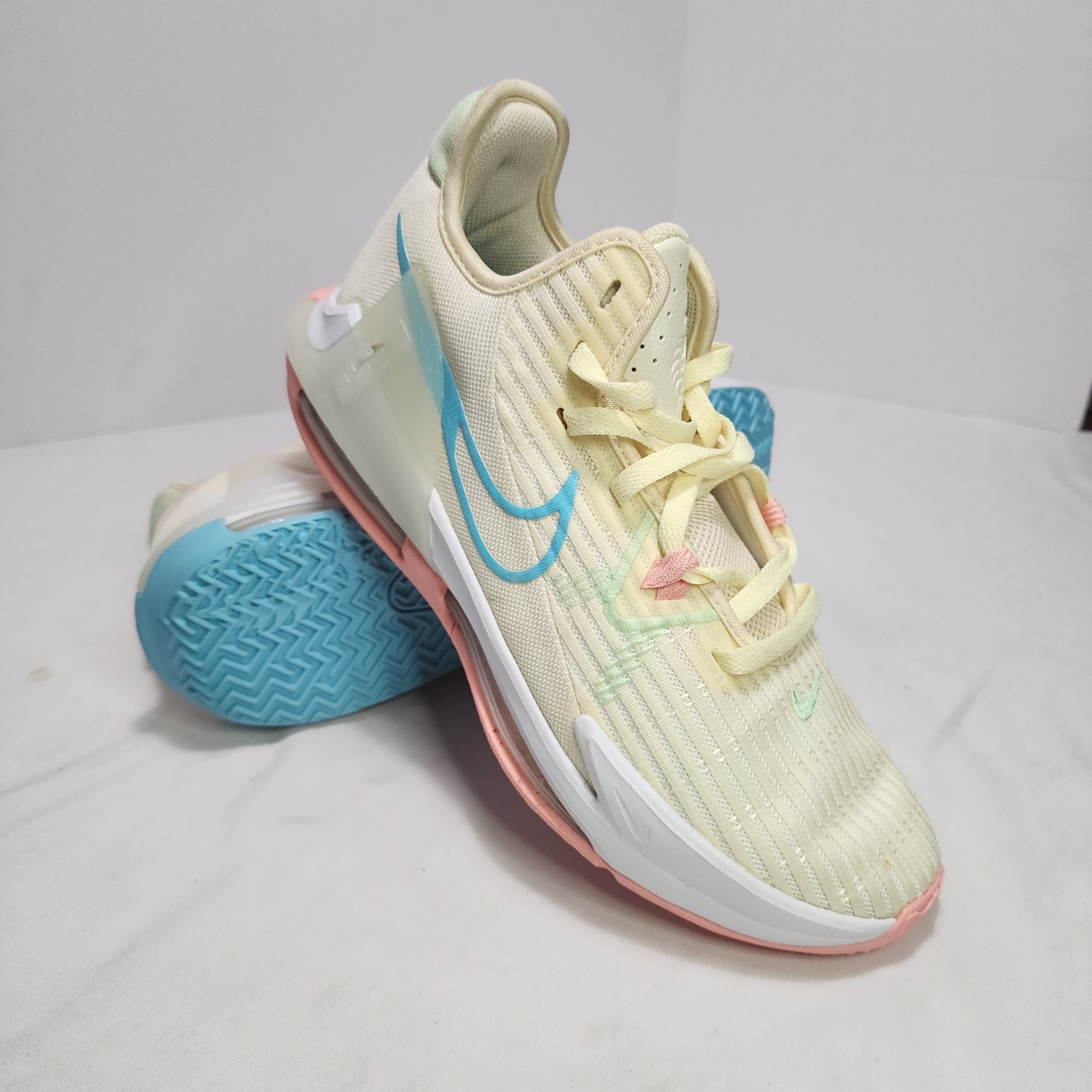 RARE Nike LEBRON JAMES Witness 6 EASTER Basketball Sz 10 Shoes CZ4052-103 – EUC