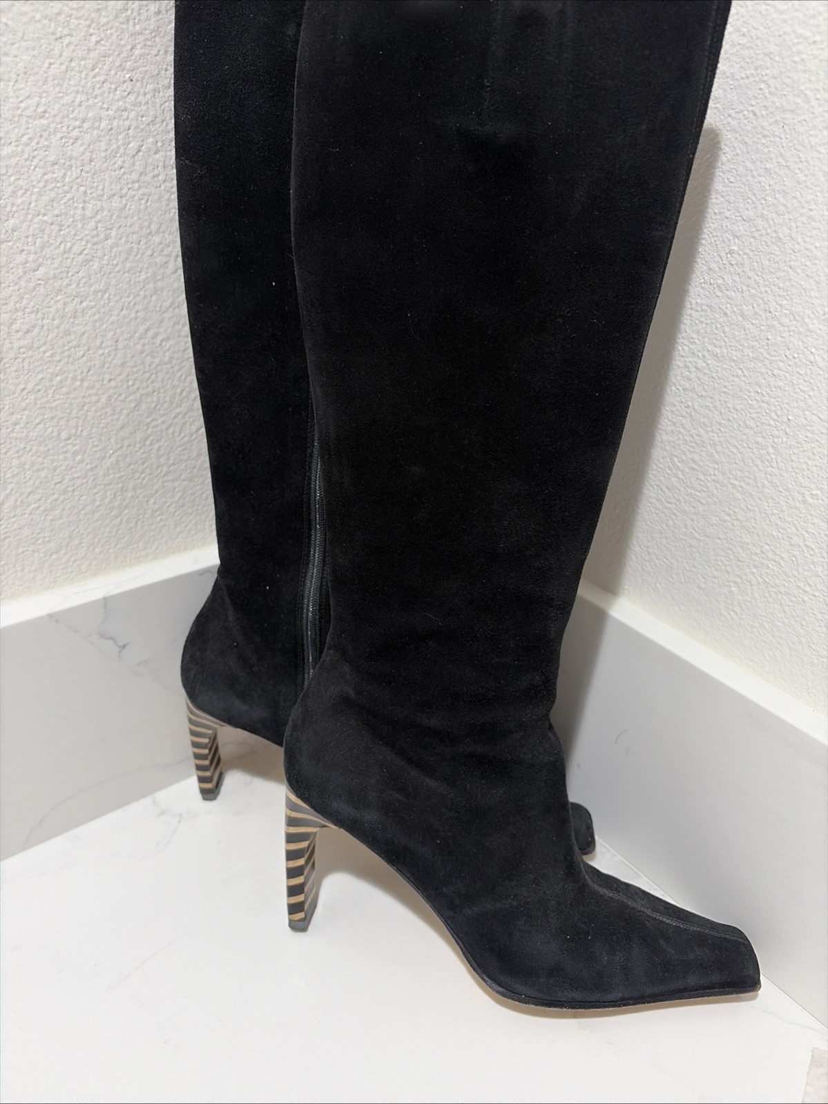 Claudia Ciuti Suede